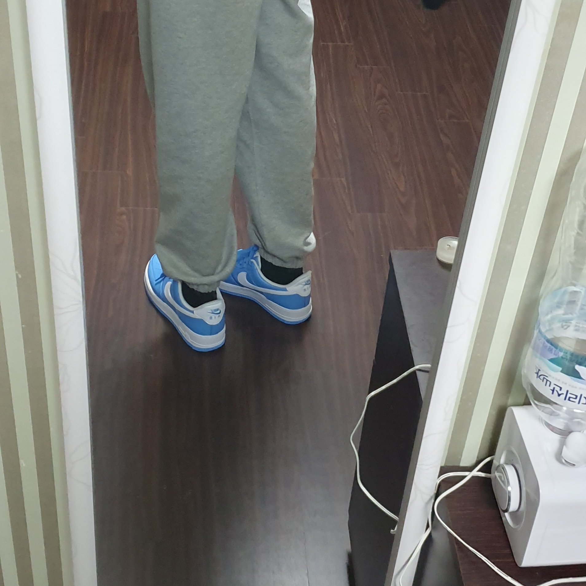 Nike Air Force 1 '07 Low University Blue 착용 스타일 - 4