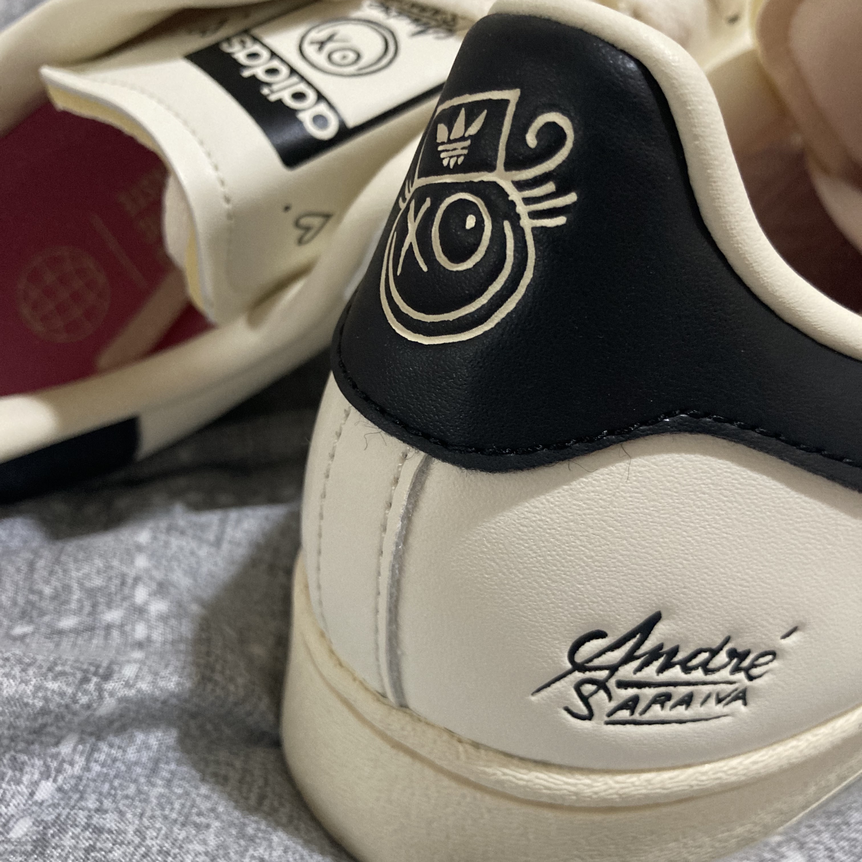 Adidas x Andre Saraiva Superstar Cream White Core Black 착용 스타일 - 3
