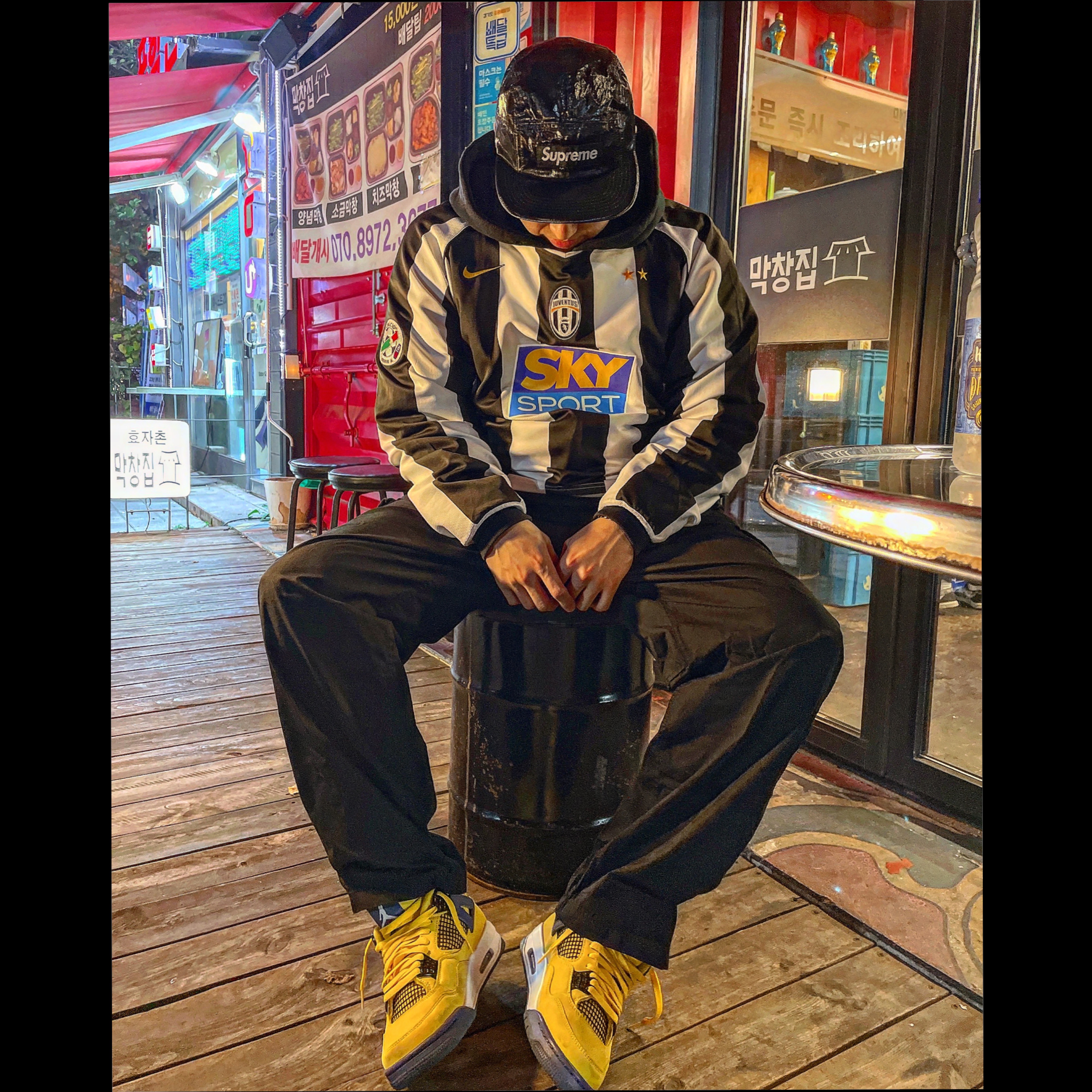 Jordan 4 Retro Tour Yellow 착용 스타일