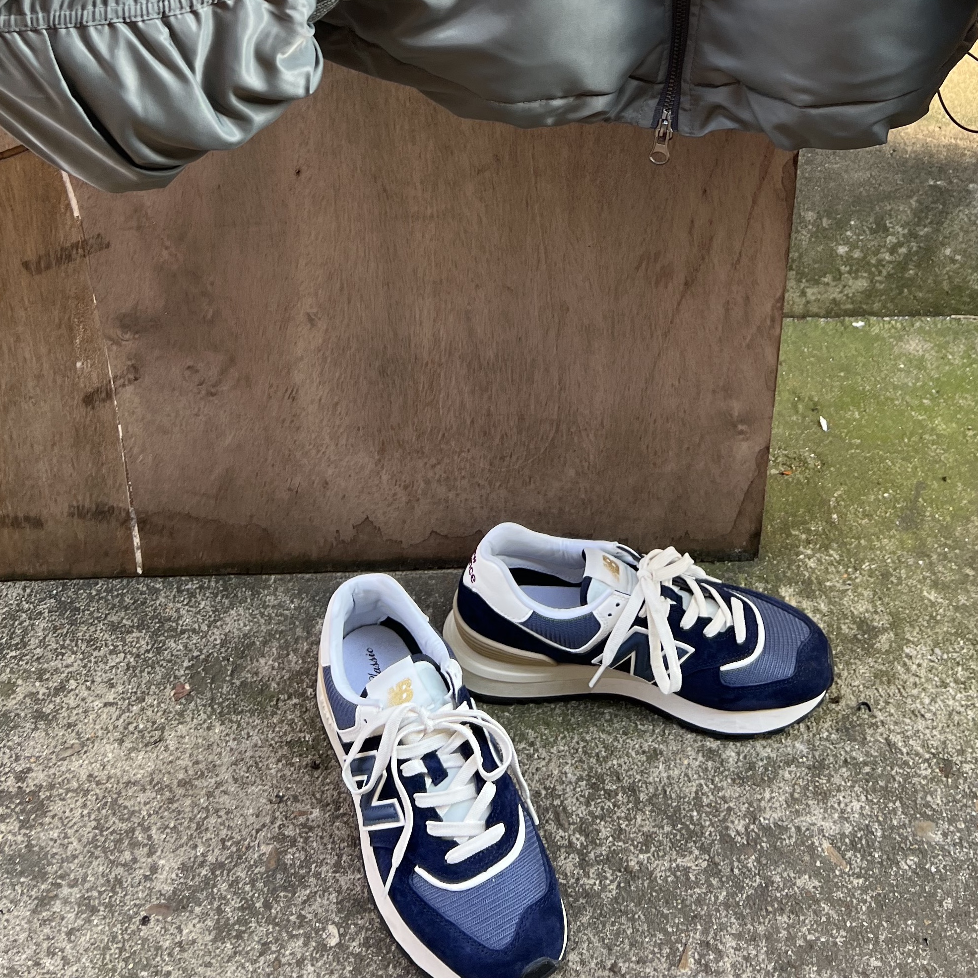 New Balance 574 Legacy Navy 착용 스타일 - 4