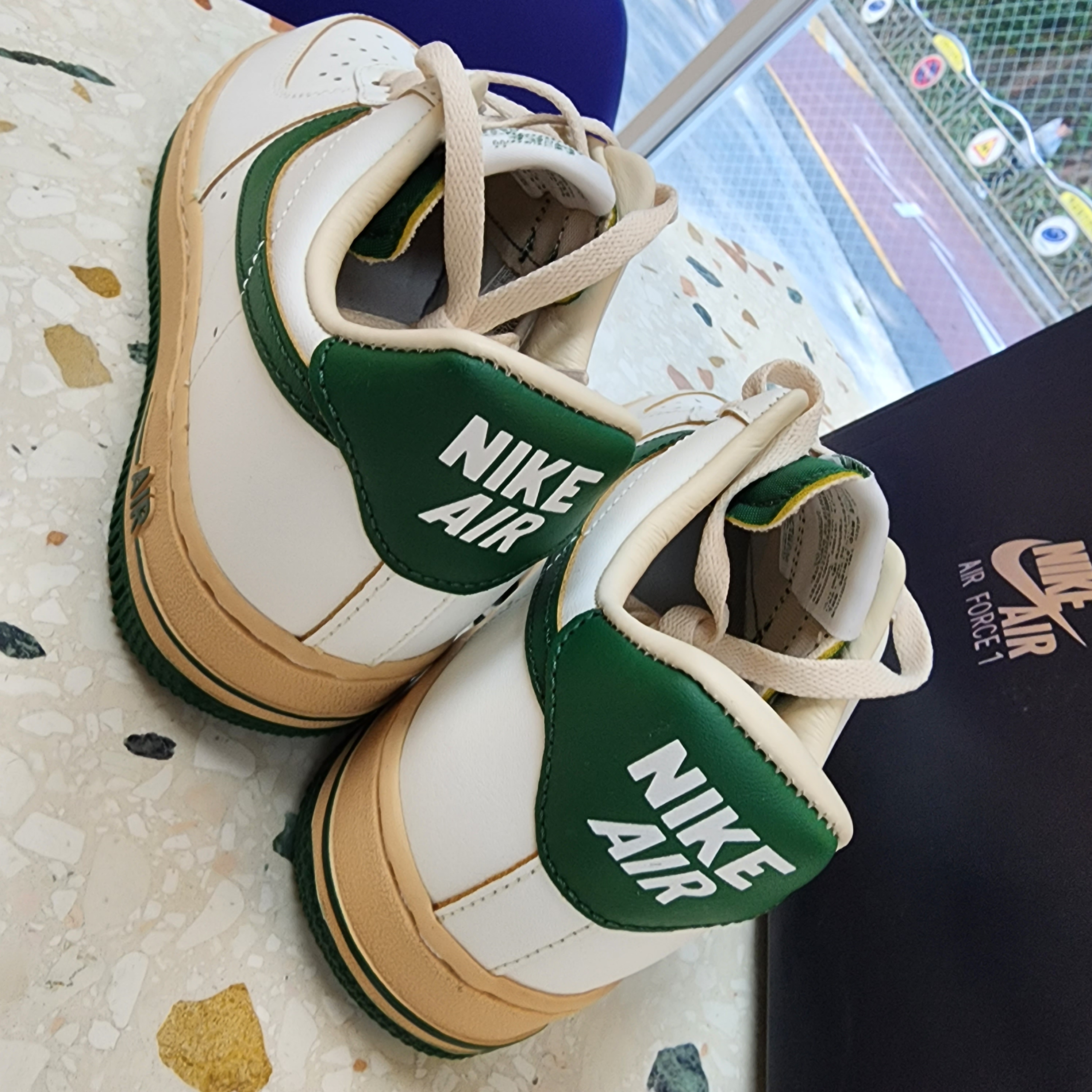 (W) Nike Air Force 1 Low Gorge Green 착용 스타일 - 4