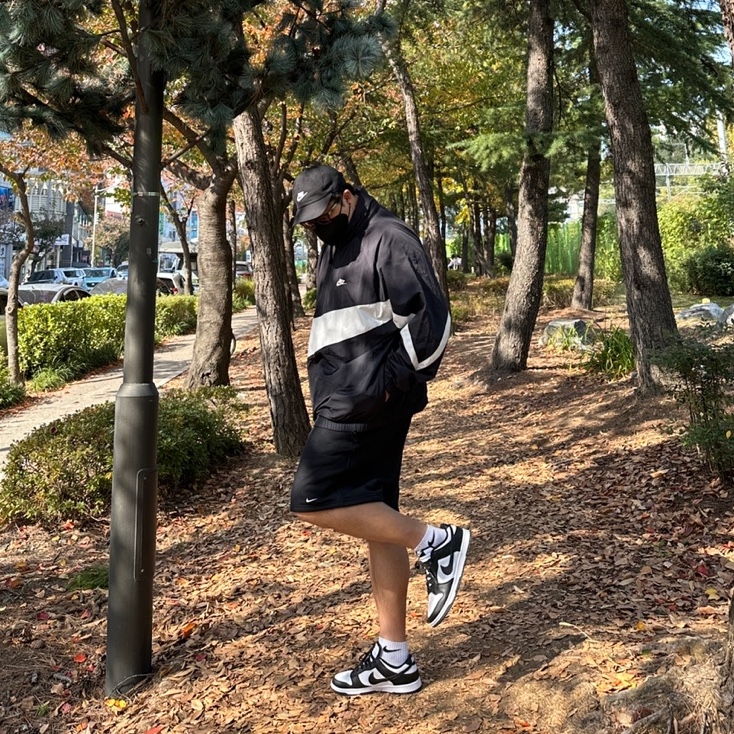 Nike Dunk Low Retro Black, Nike NRG Solo Swoosh Fleece Shorts Black - Asia 착용 스타일 - 2