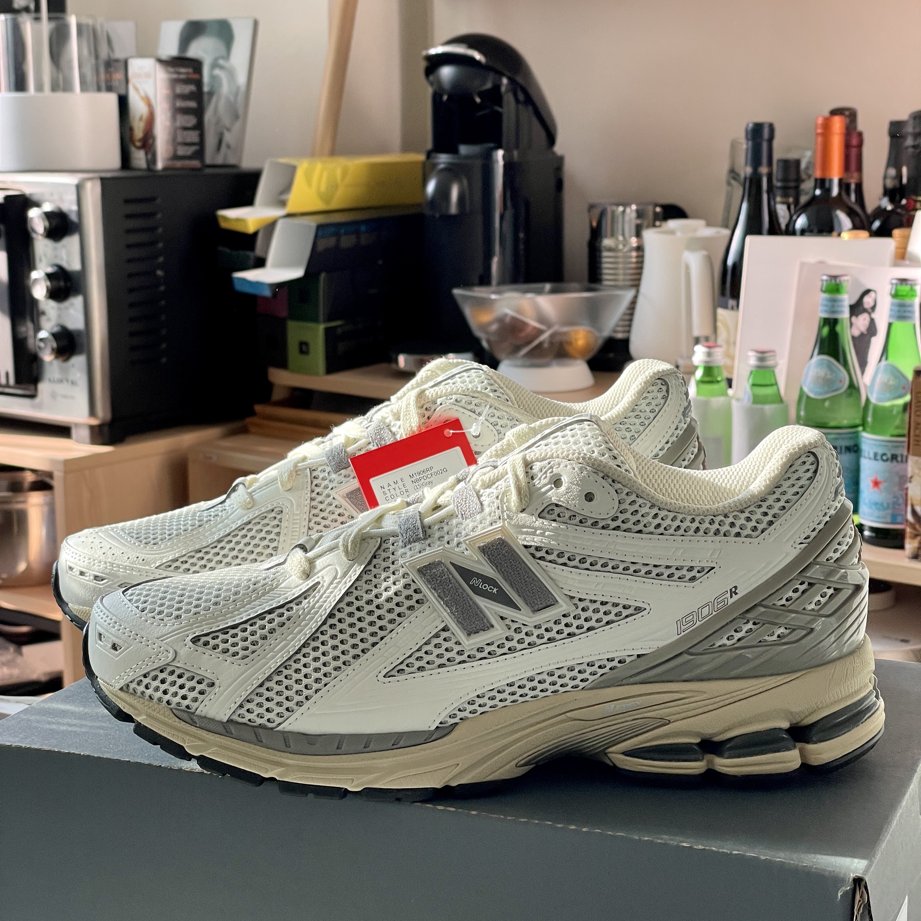 New Balance 1906R White Gray 착용 스타일 - 1