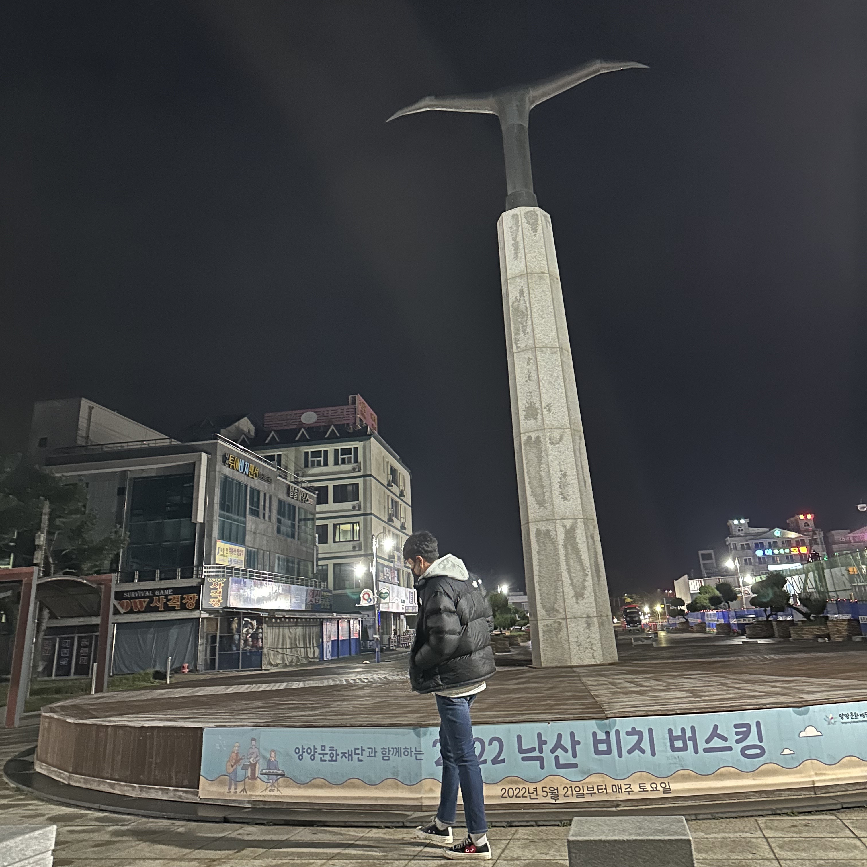 The North Face 1996 Eco Nuptse Jacket Black, Converse x Play Comme des Garcons Chuck 70 Ox Black 착용 스타일 - 1
