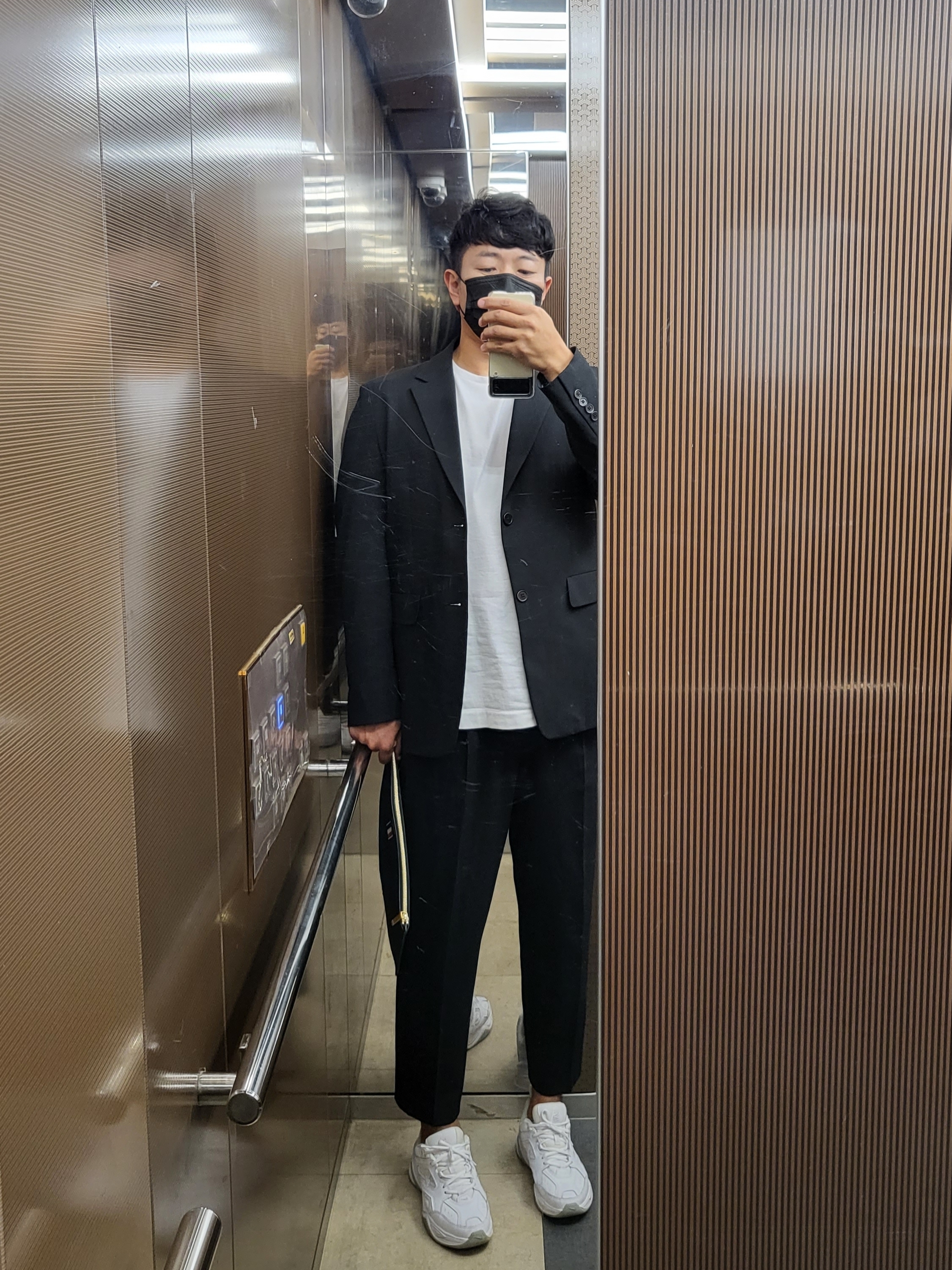 Thom Browne Medium Document Holder Black, Nike M2K Tekno White Pure Platinum 착용 스타일
