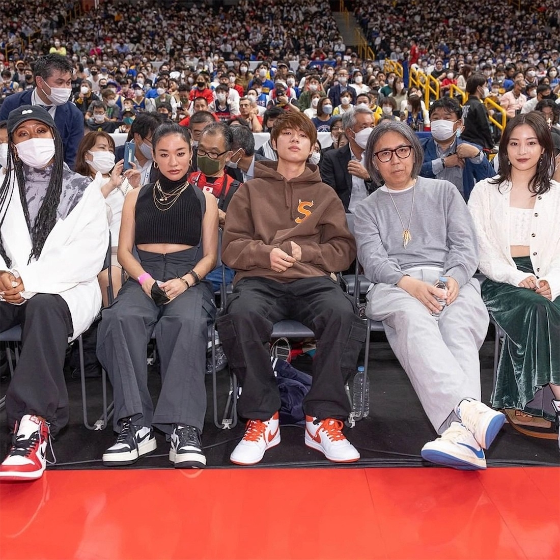Jordan Air Ship SP White Team Orange, (W) Jordan 1 Elevate High Dark Ash 착용 스타일
