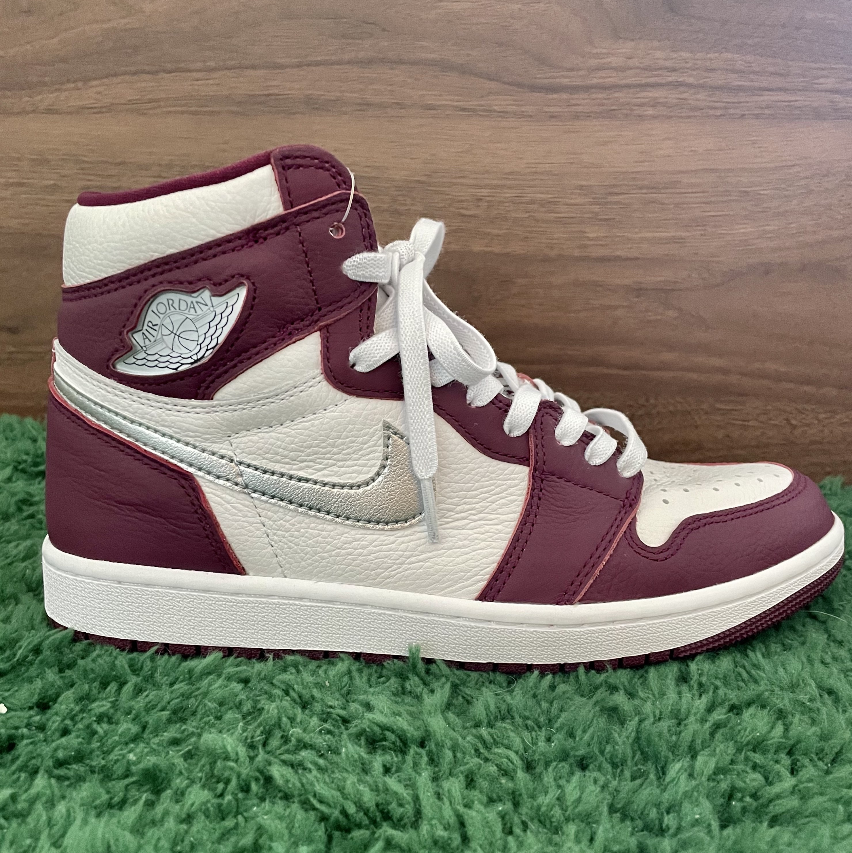 Jordan 1 Retro High OG Bordeaux 착용 스타일