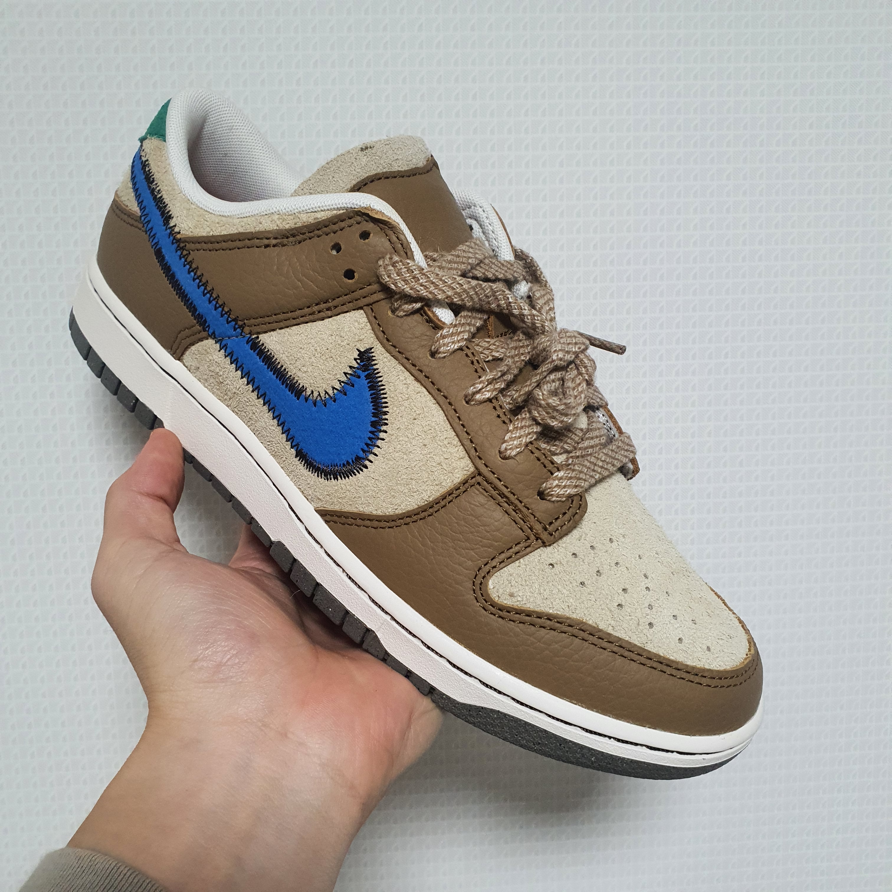 Nike x Size? Dunk Low Dark Driftwood Photo Blue 착용 스타일