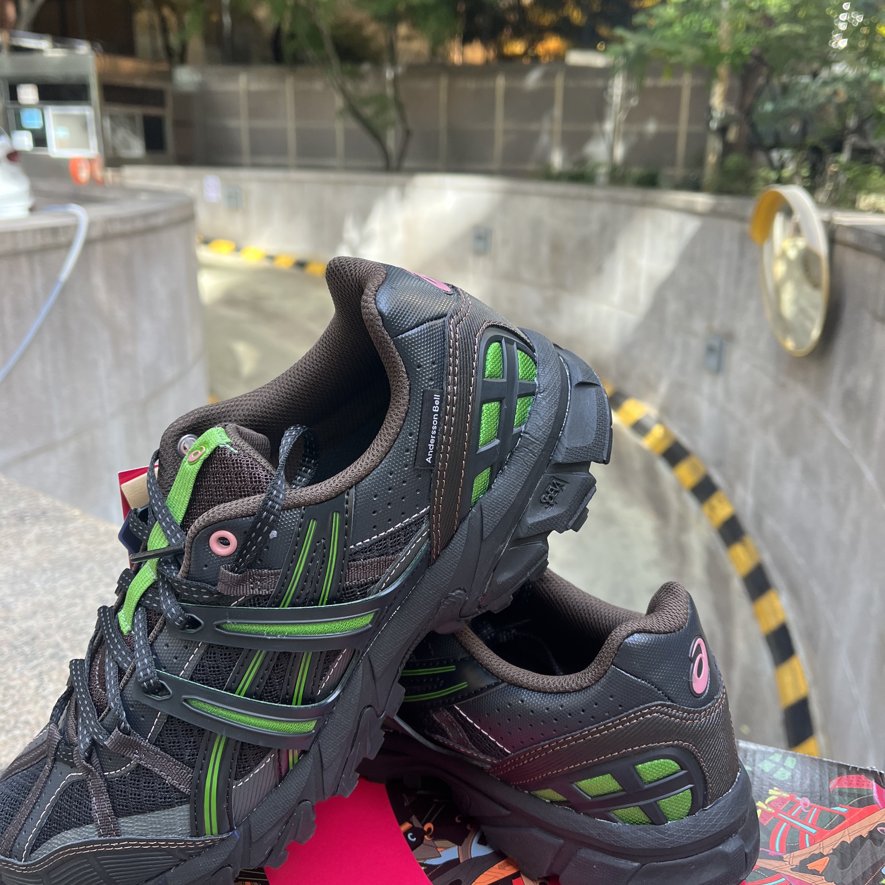 Asics x Andersson Bell Gel-Sonoma 15-50 Black Green 착용 스타일 - 3
