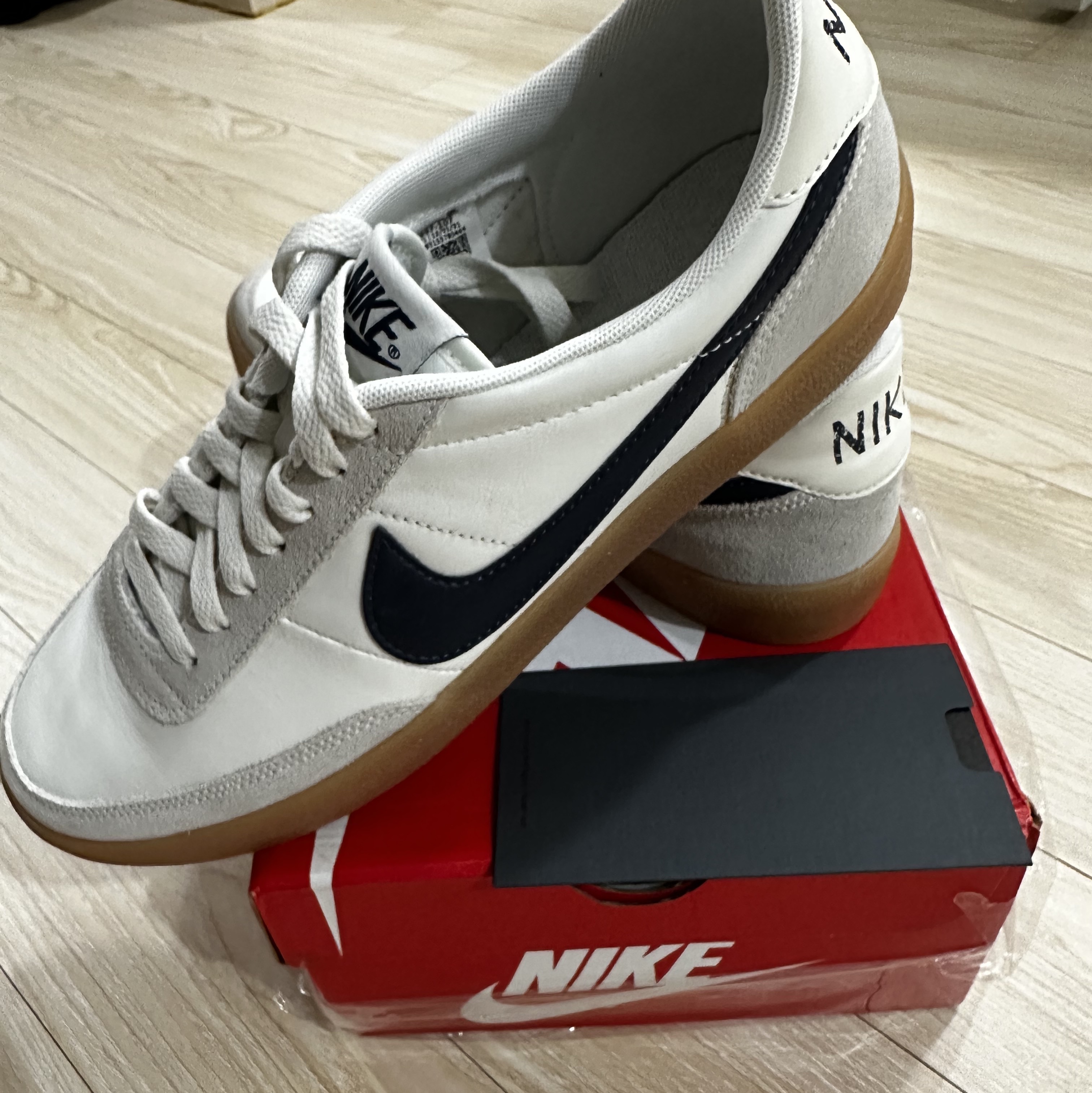 Nike x J.Crew Killshot 2 Sail Midnight Navy 착용 스타일