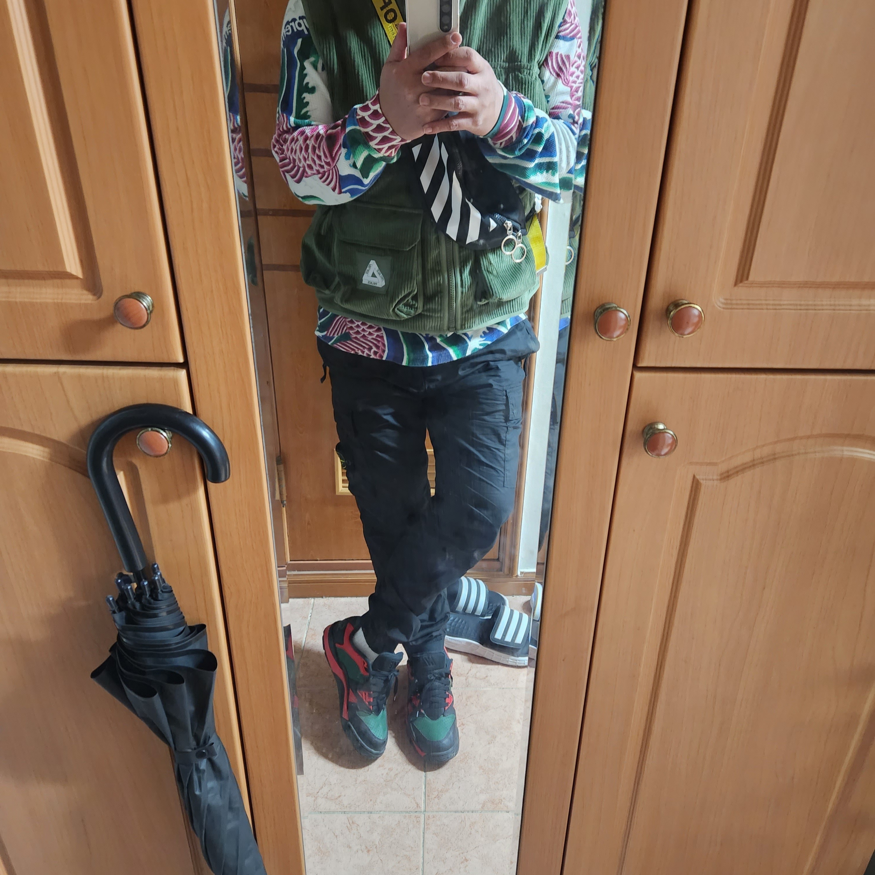 Palace Gore-Tex Infinium Corduroy Vest Green - 21FW, Supreme Waves Work Jacket Multi-Color - 20SS 착용 스타일