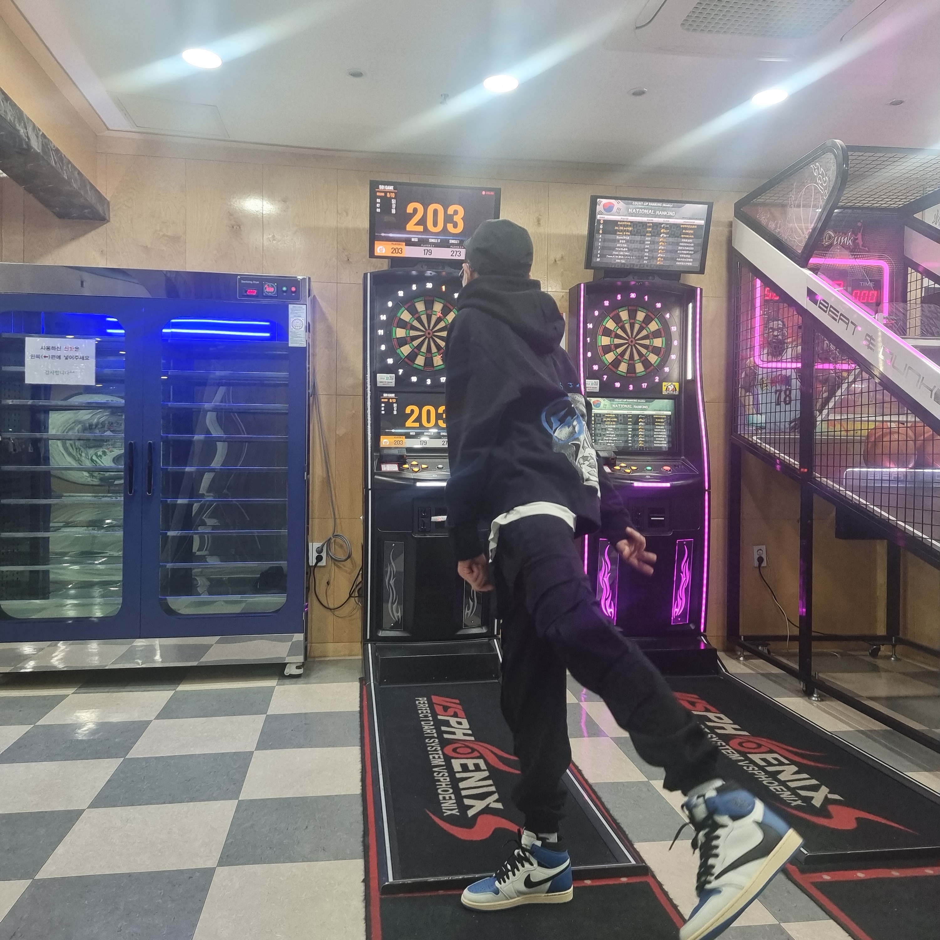 Jordan x Travis Scott x Fragment Hoodie Black (DJ0615-010), Jordan 1 x Travis Scott x Fragment Retro High OG SP Military Blue 착용 스타일