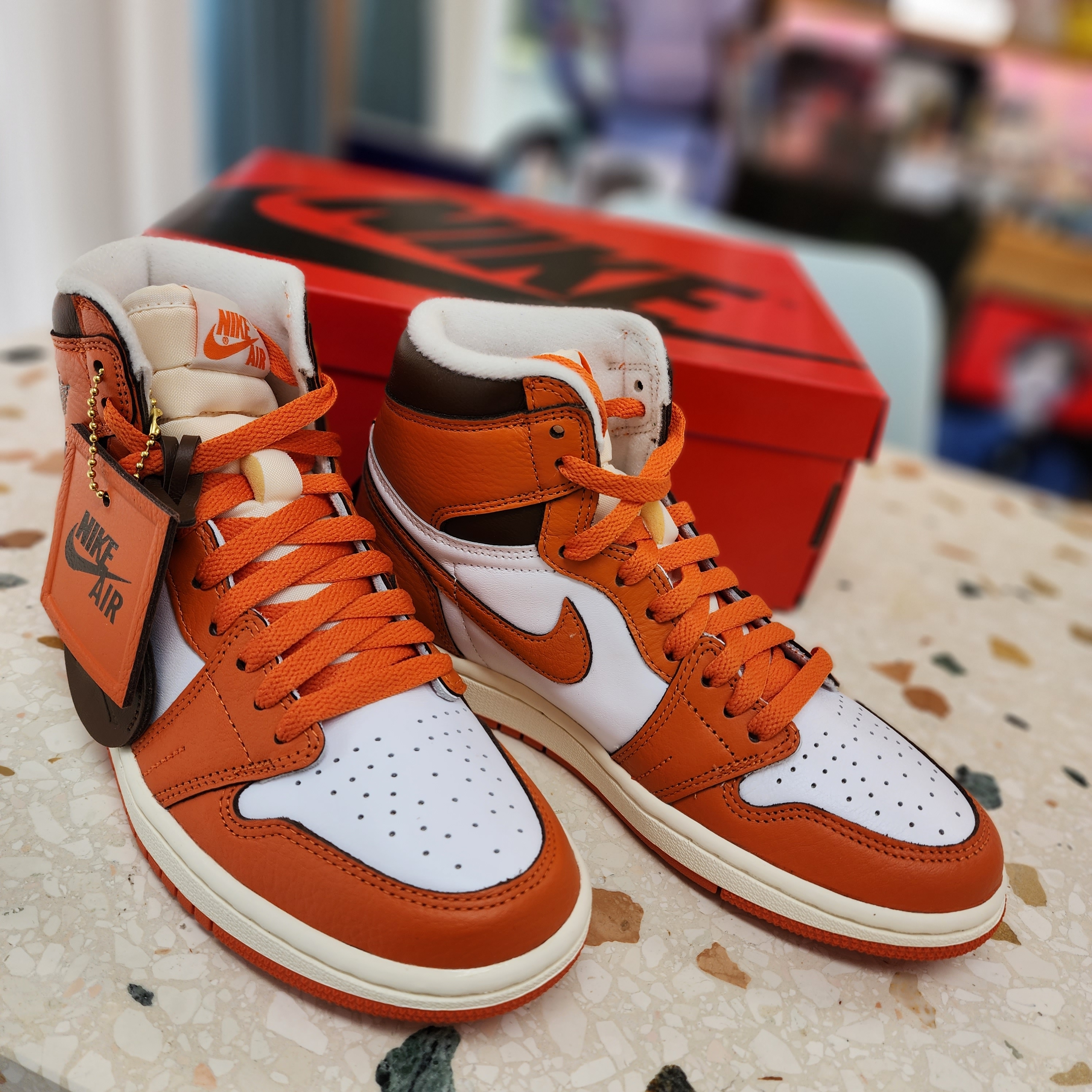 (W) Jordan 1 Retro High OG Starfish 착용 스타일 - 2