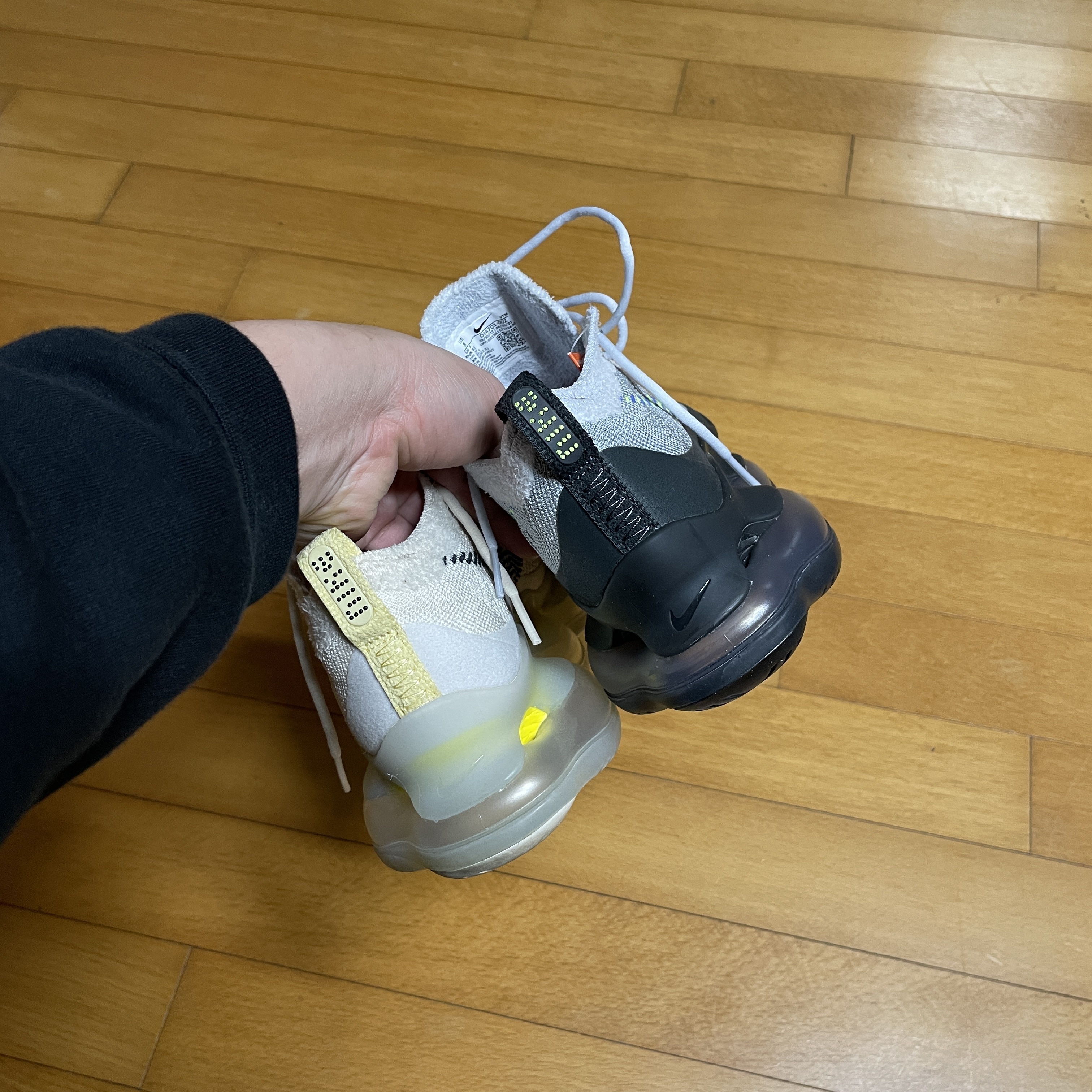 Nike Air Max Scorpion Flyknit Lemon Wash, Nike Air Max Scorpion Flyknit Dark Smoke Grey 착용 스타일 - 4