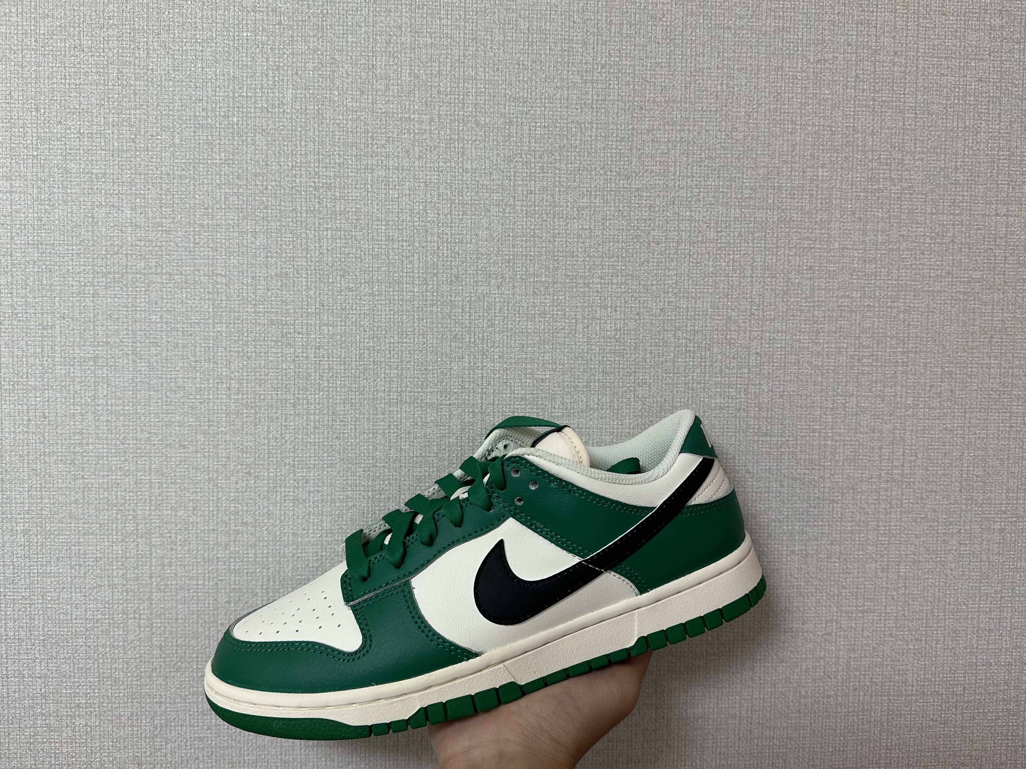 Nike SB Dunk Low Pro Shamrock, Nike Dunk Low Retro SE Jackpot Malachite 착용 스타일 - 3