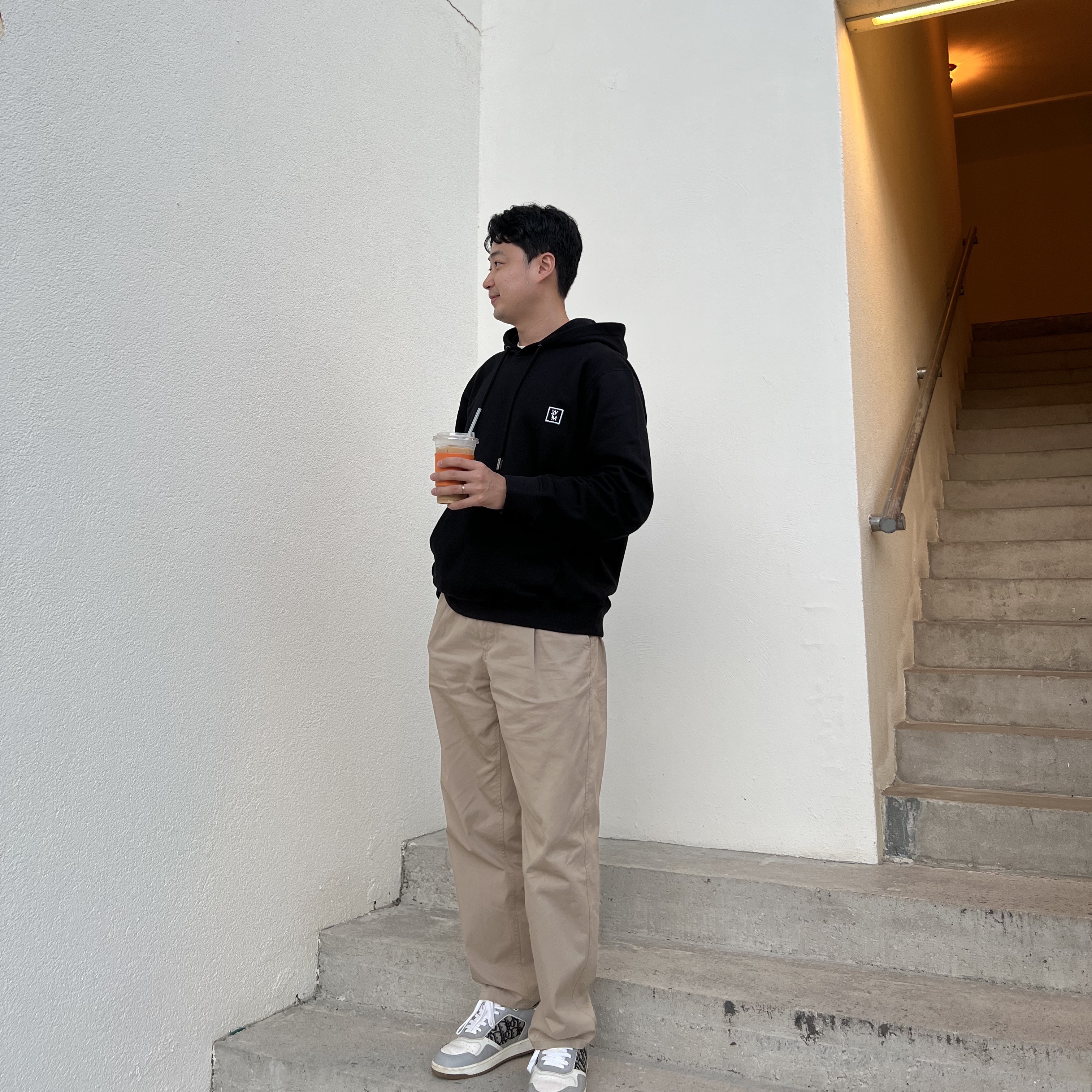 Wooyoungmi Cotton White Back Logo Hoodie Black - 22FW, Dior B27 Low-Top Sneakers Gray 착용 스타일 - 1