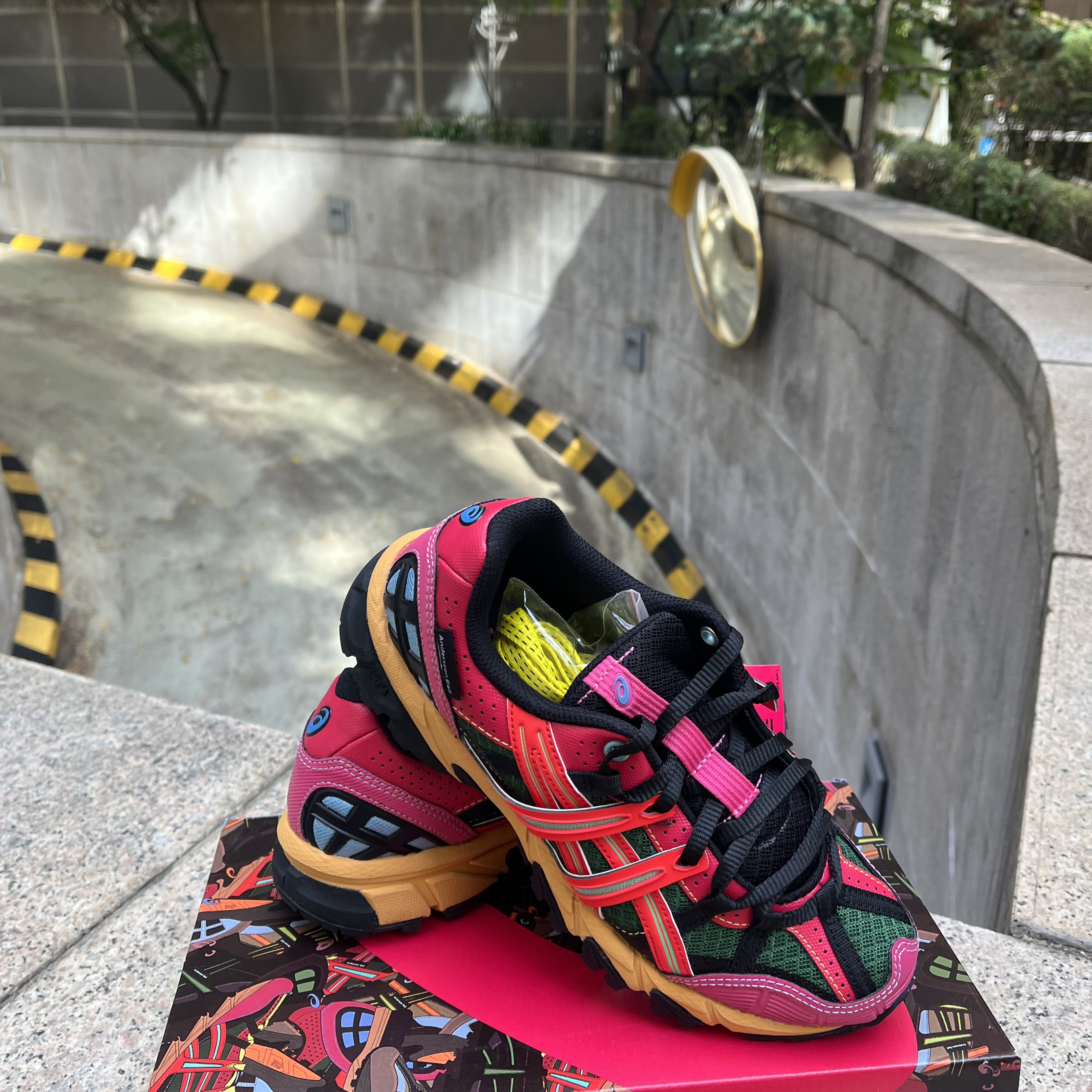 Asics x Andersson Bell Gel-Sonoma 15-50 Bright Rose Evergreen 착용 스타일 - 2