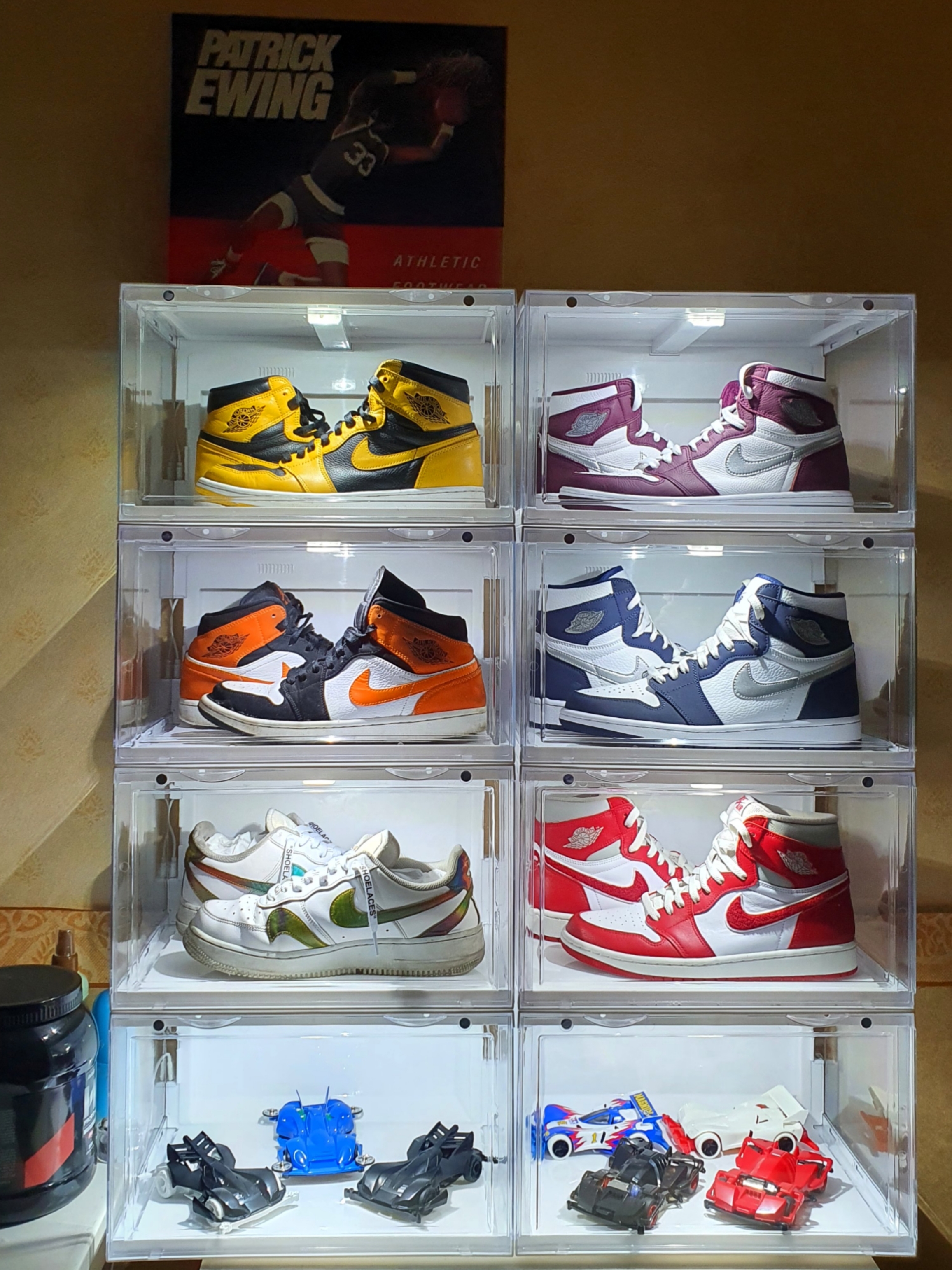 Nike Air Force 1 Low Misplaced Swoosh White, Jordan 1 Mid Shattered Backboard 착용 스타일