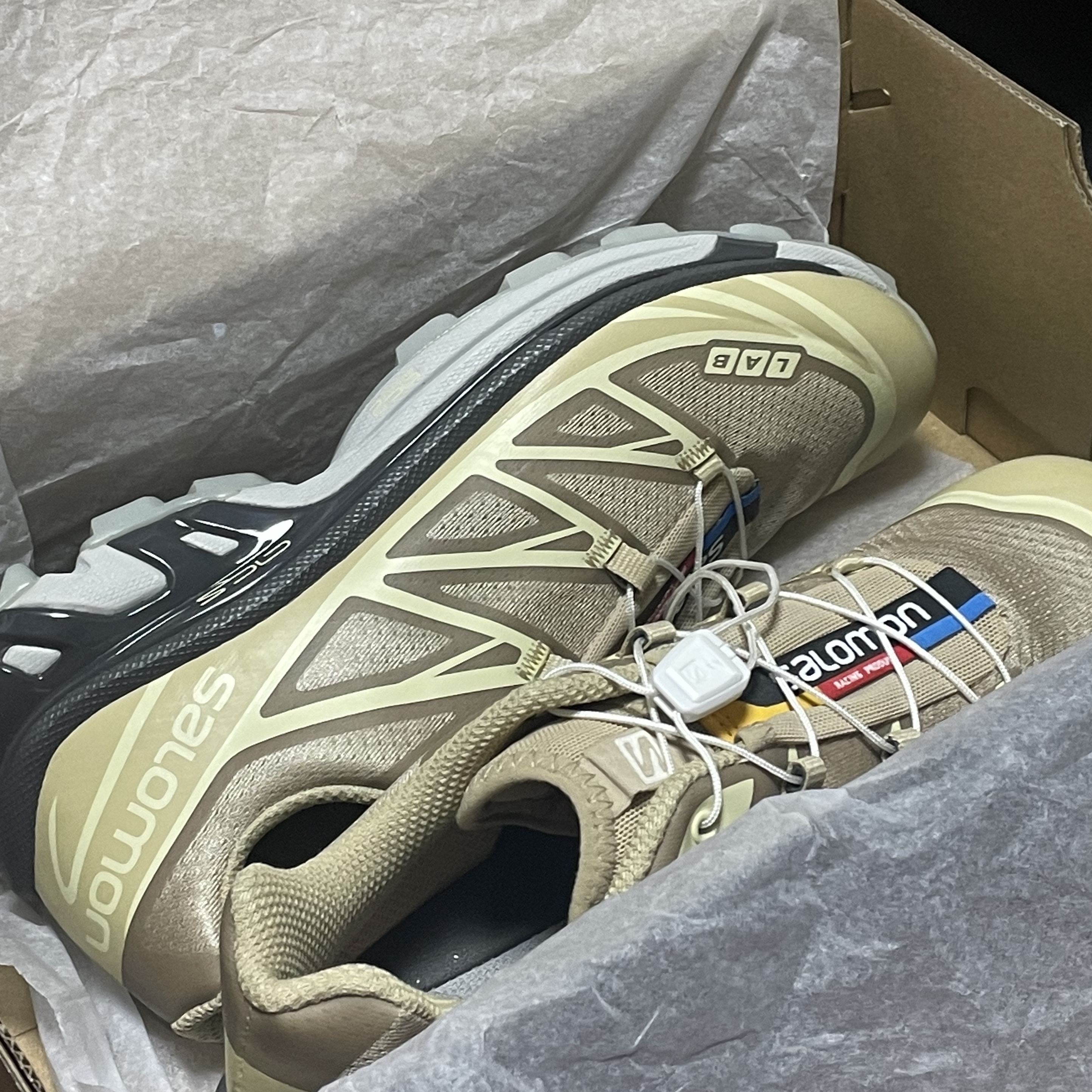 Salomon XT-6 Clear Safari Vanila Ice 착용 스타일
