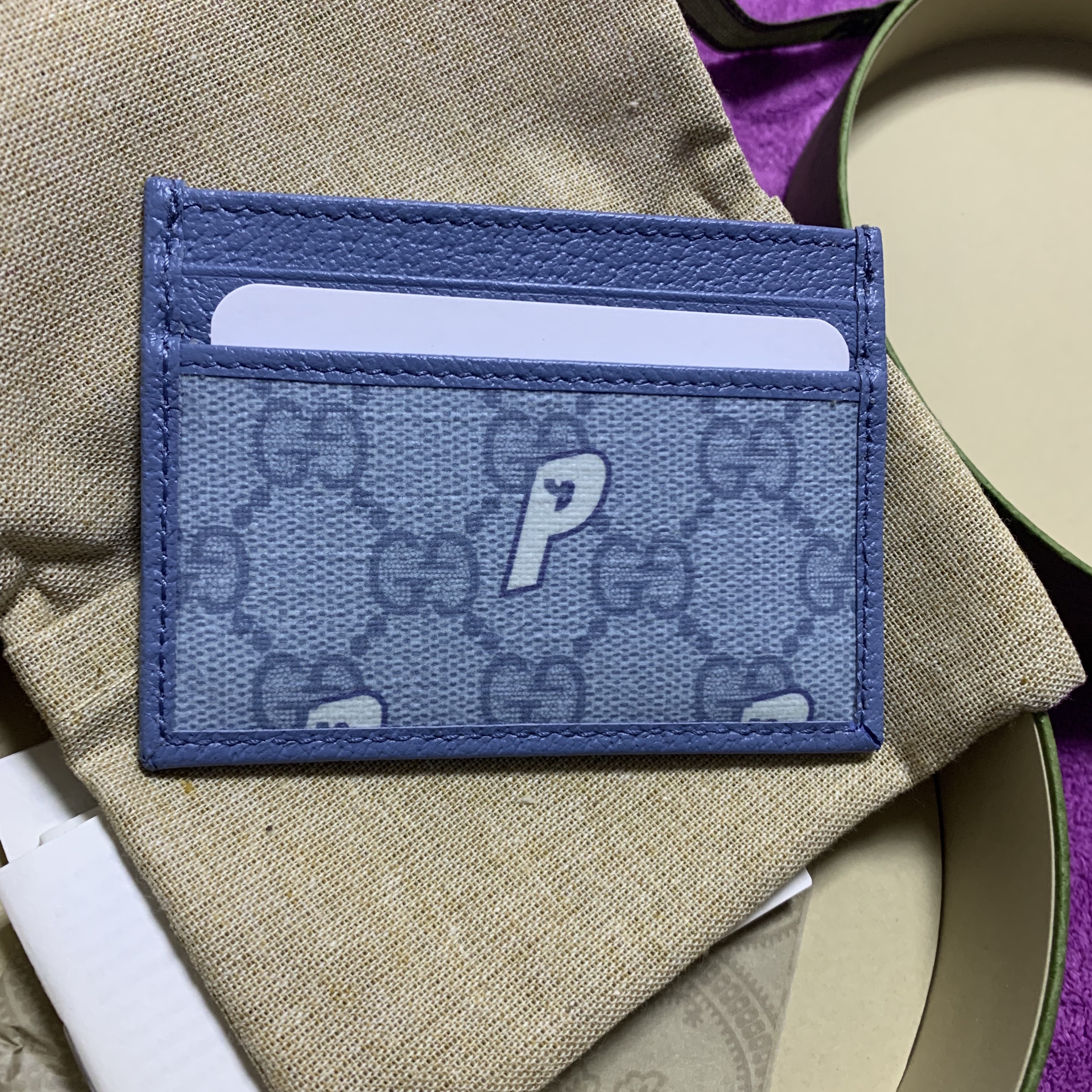 Palace x Gucci GG-P Supreme Card Case Pale Blue - 22FW 착용 스타일 - 3
