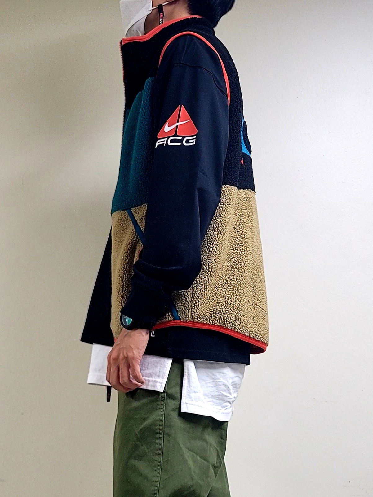 Nike NRG ACG SSNL Lungs Long Sleeve T-Shirt Black - Asia, Nike ACG Vest Black Parachute Beige Geode Teal - US/EU 착용 스타일 - 1