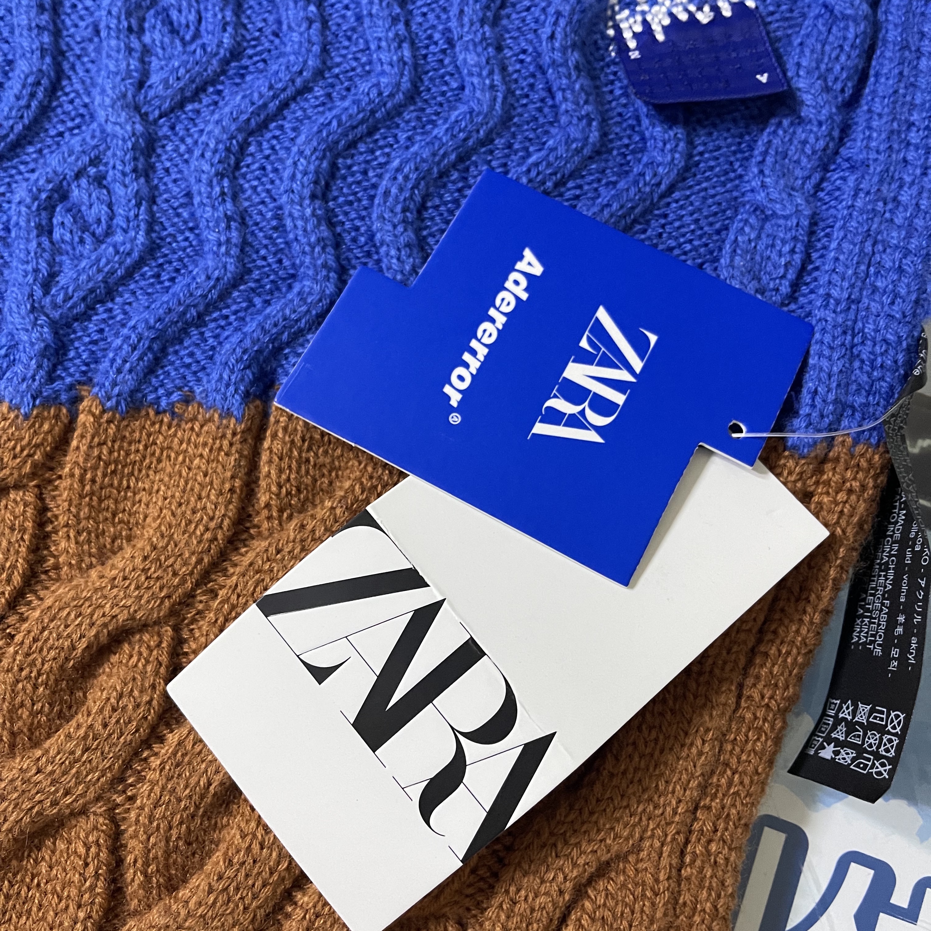 Ader Error x Zara Scarf Blue 착용 스타일 - 4