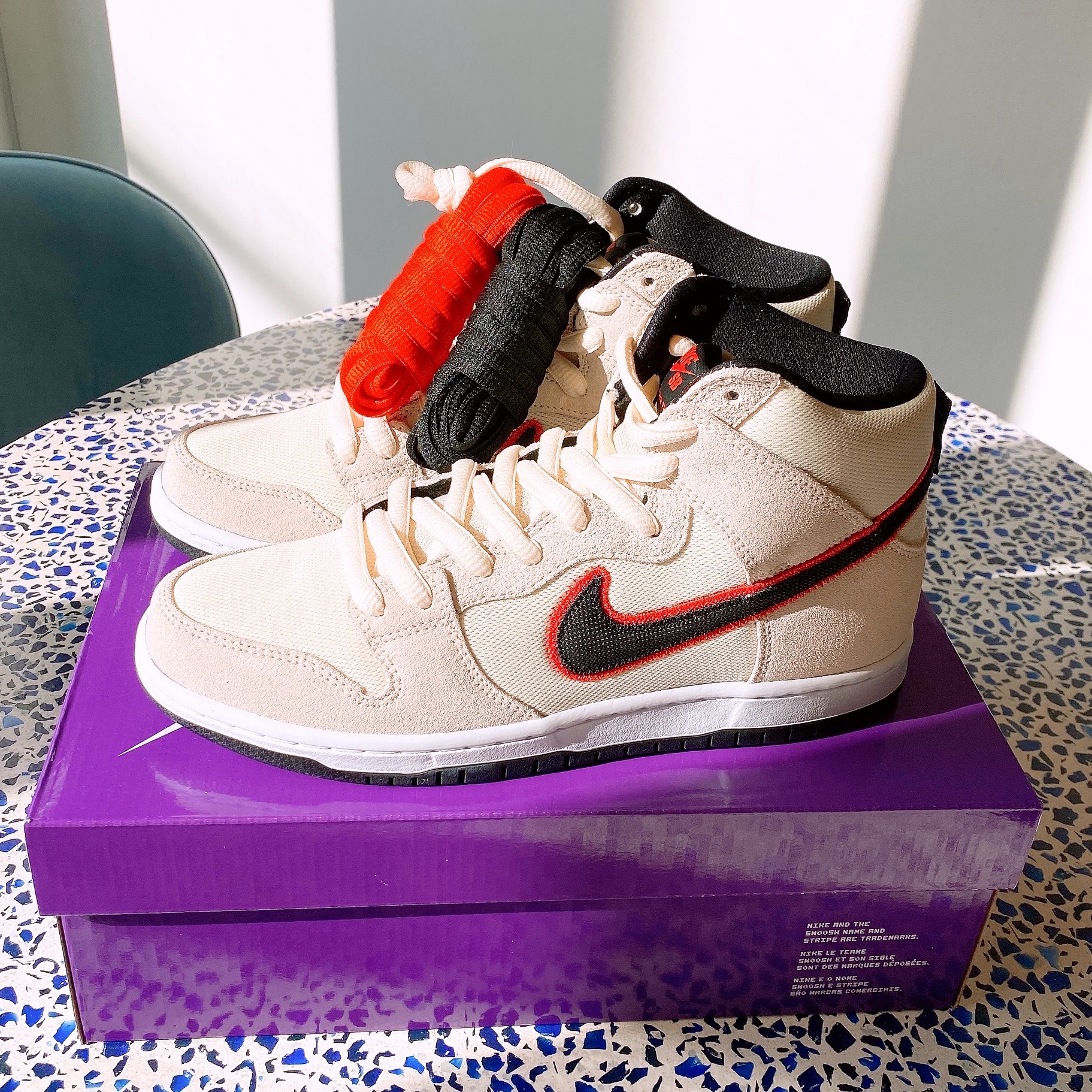 Nike SB Dunk High Pro PRM Coconut Milk and Black 착용 스타일 - 2