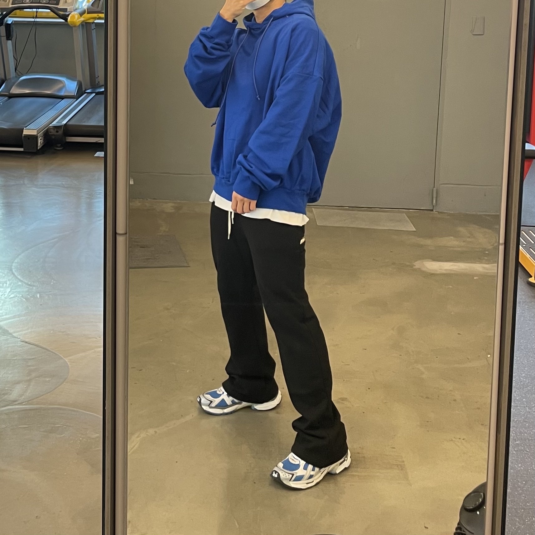 Balenciaga Runner Sneakers Blue White 착용 스타일