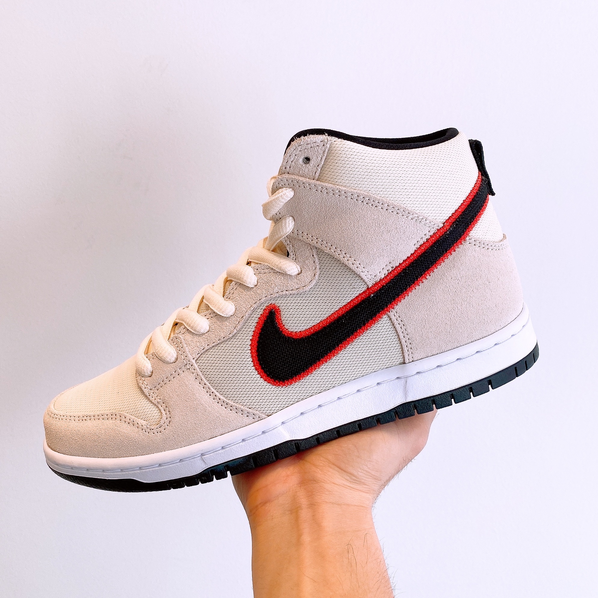 Nike SB Dunk High Pro PRM Coconut Milk and Black 착용 스타일 - 1