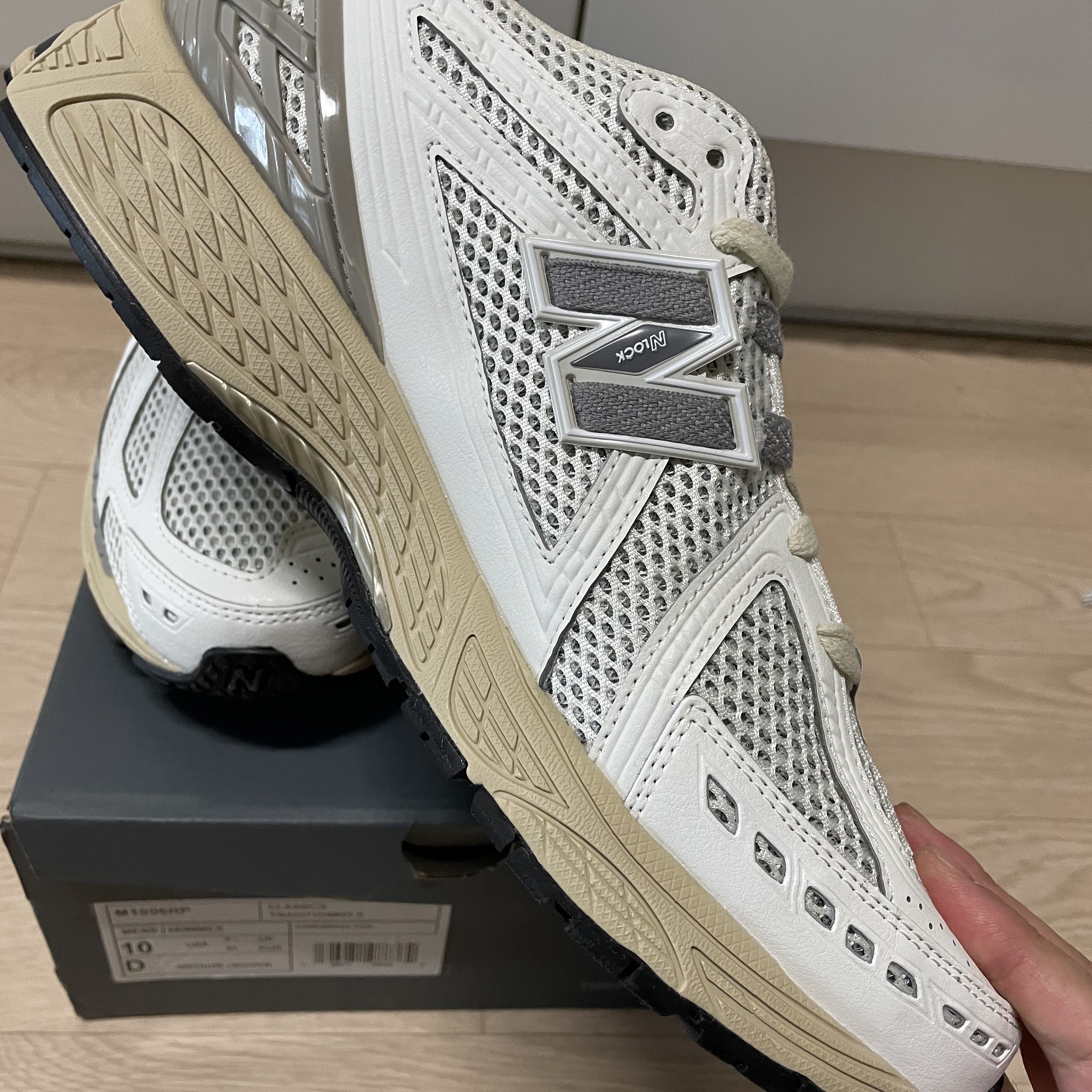 New Balance 1906R White Gray 착용 스타일 - 4