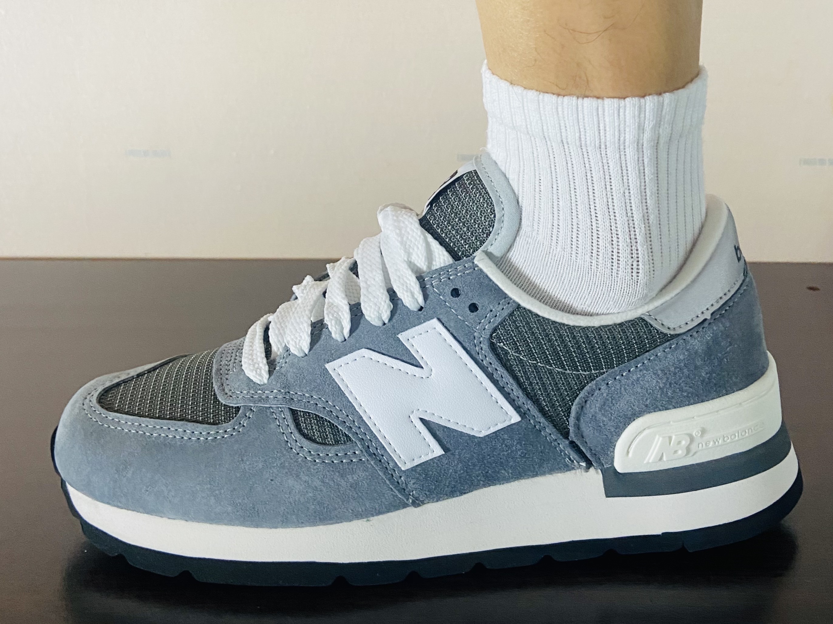 New Balance 990v1 Made in USA Grey White 착용 스타일