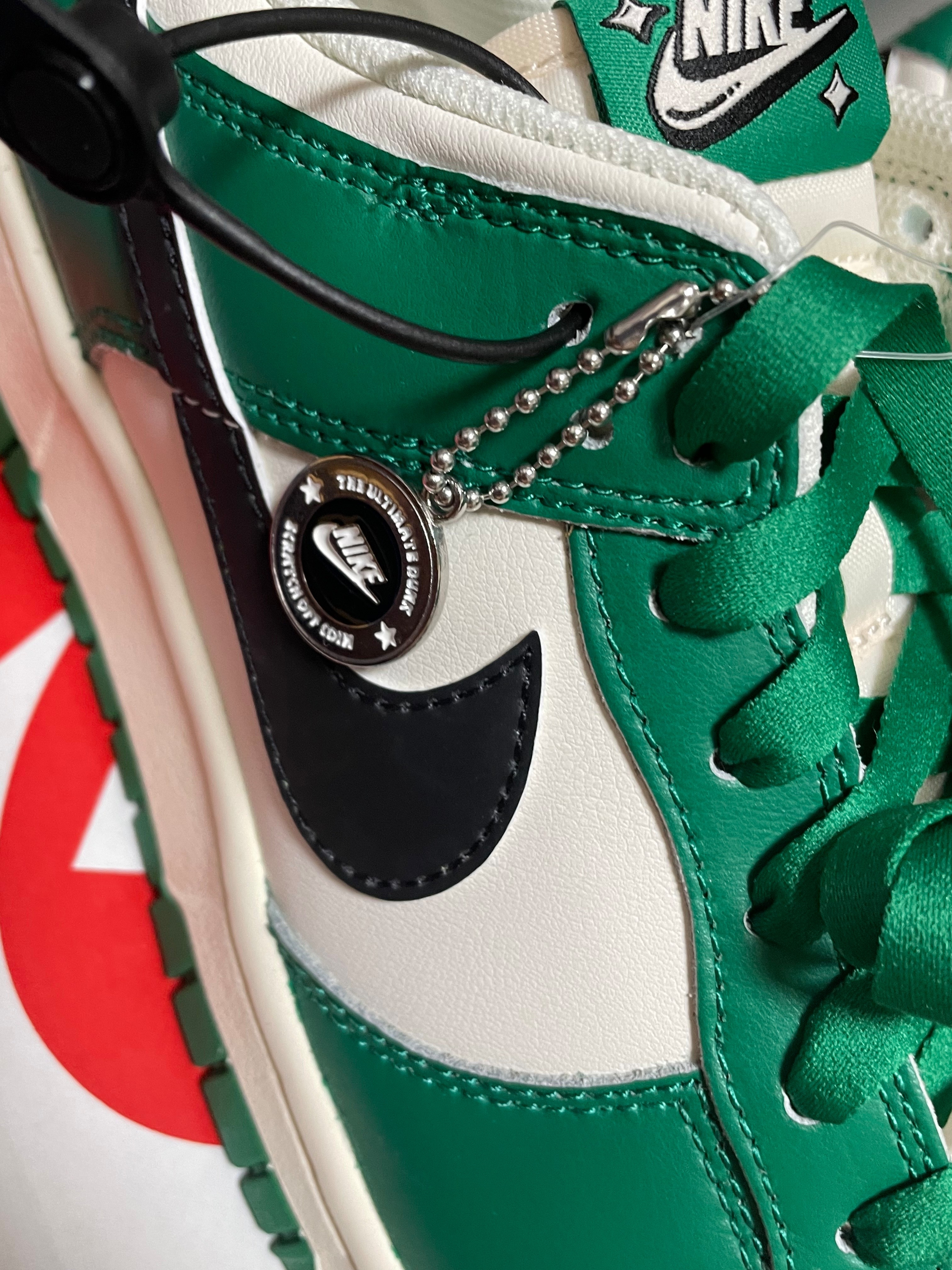 Nike Dunk Low Retro SE Jackpot Malachite 착용 스타일 - 2