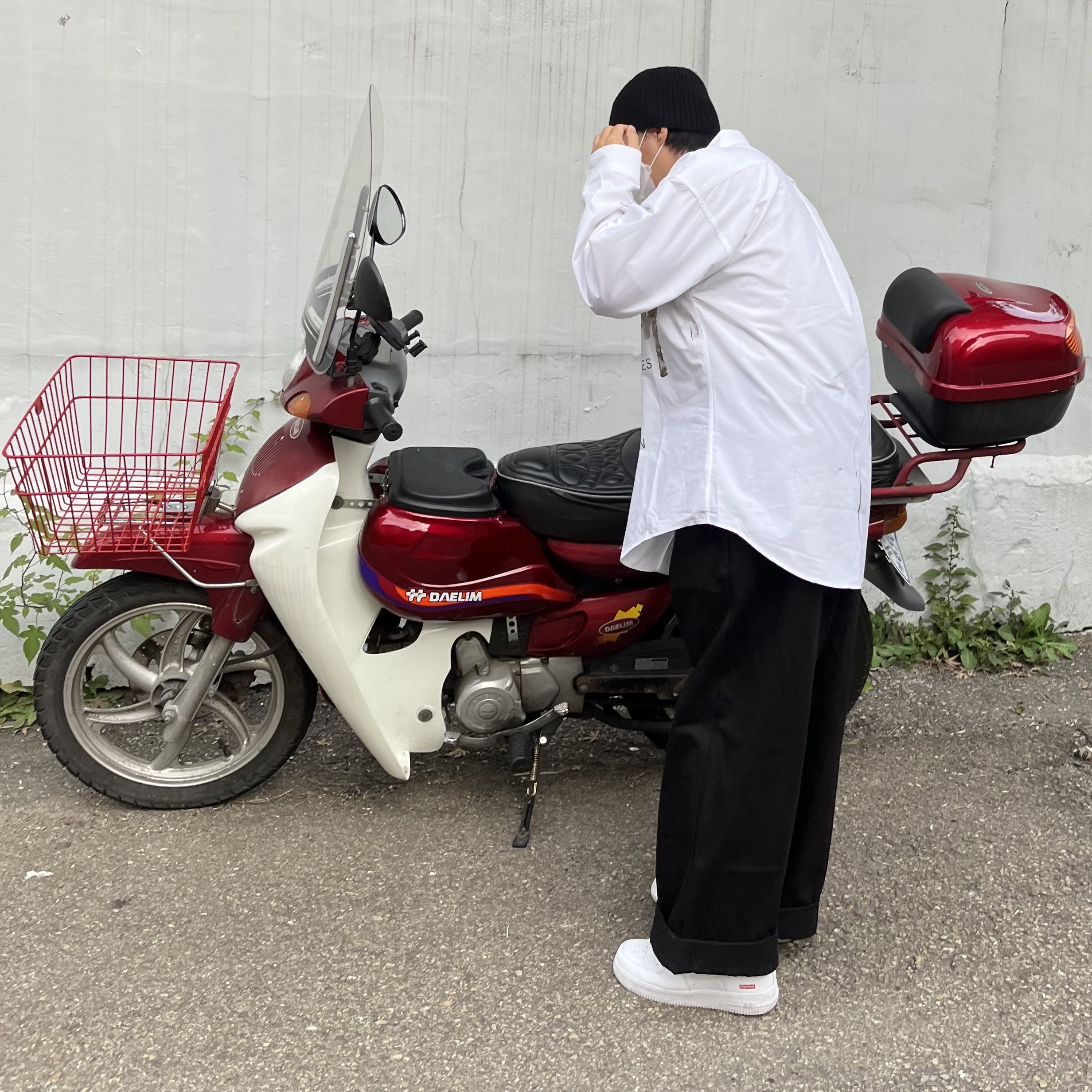 Nike x Supreme Air Force 1 Low White 착용 스타일