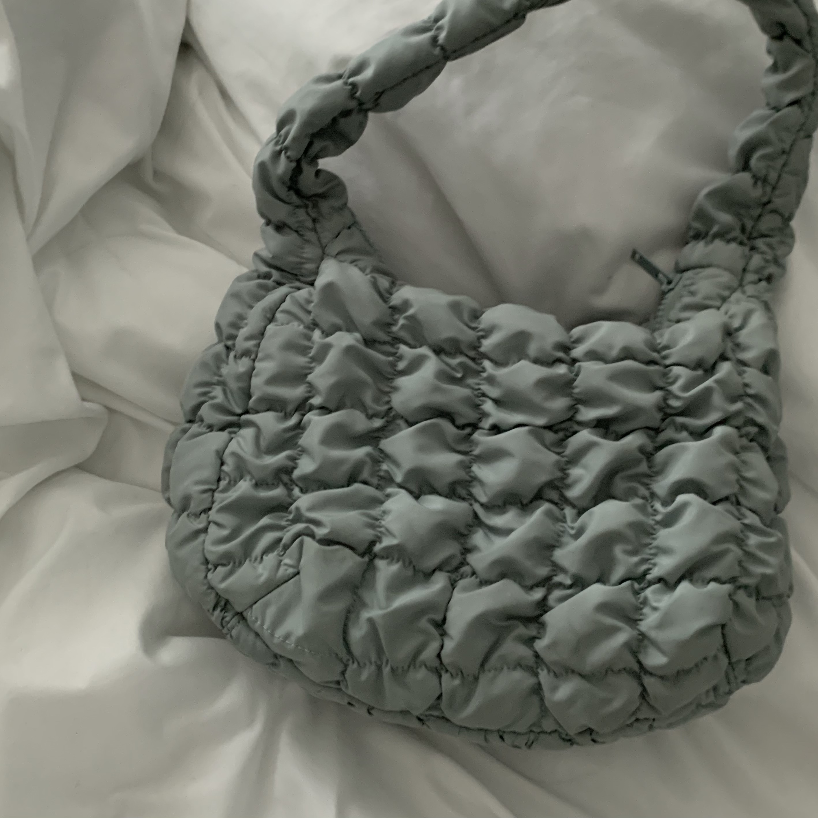 COS Quilted Mini Bag Dusty Green 착용 스타일