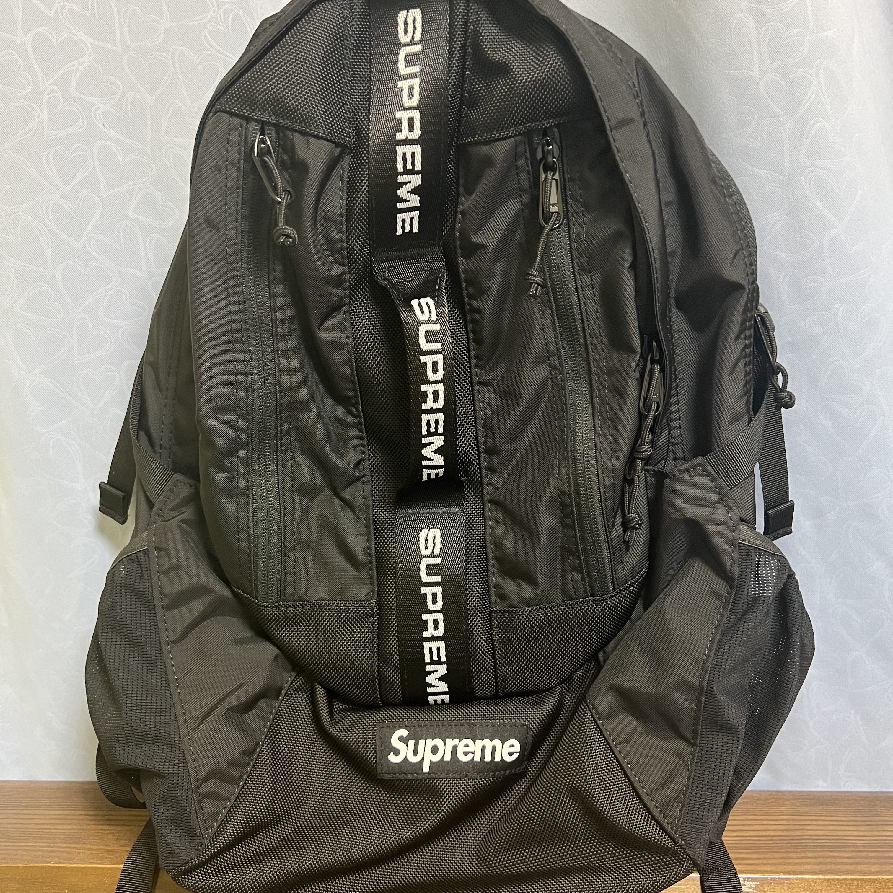 Supreme Backpack Black - 22FW 착용 스타일