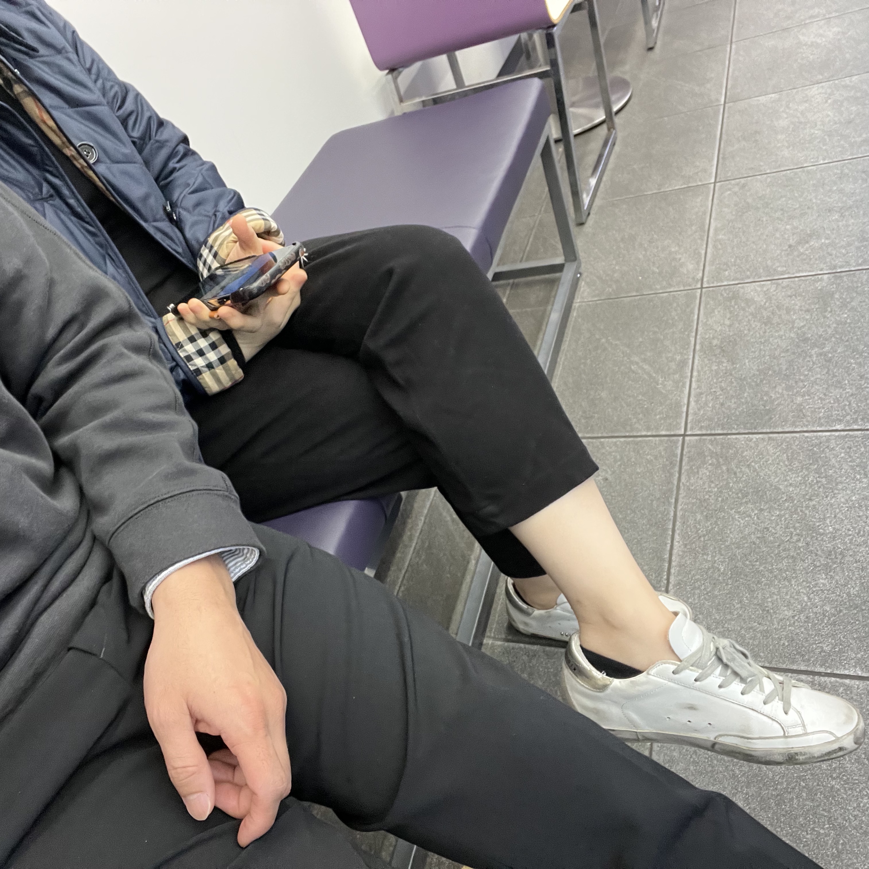 (W) Burberry Diamond Quilted Thermoregulated Jacket Black, (W) Golden Goose Superstar White Silver Heel Tab Sneakers 착용 스타일