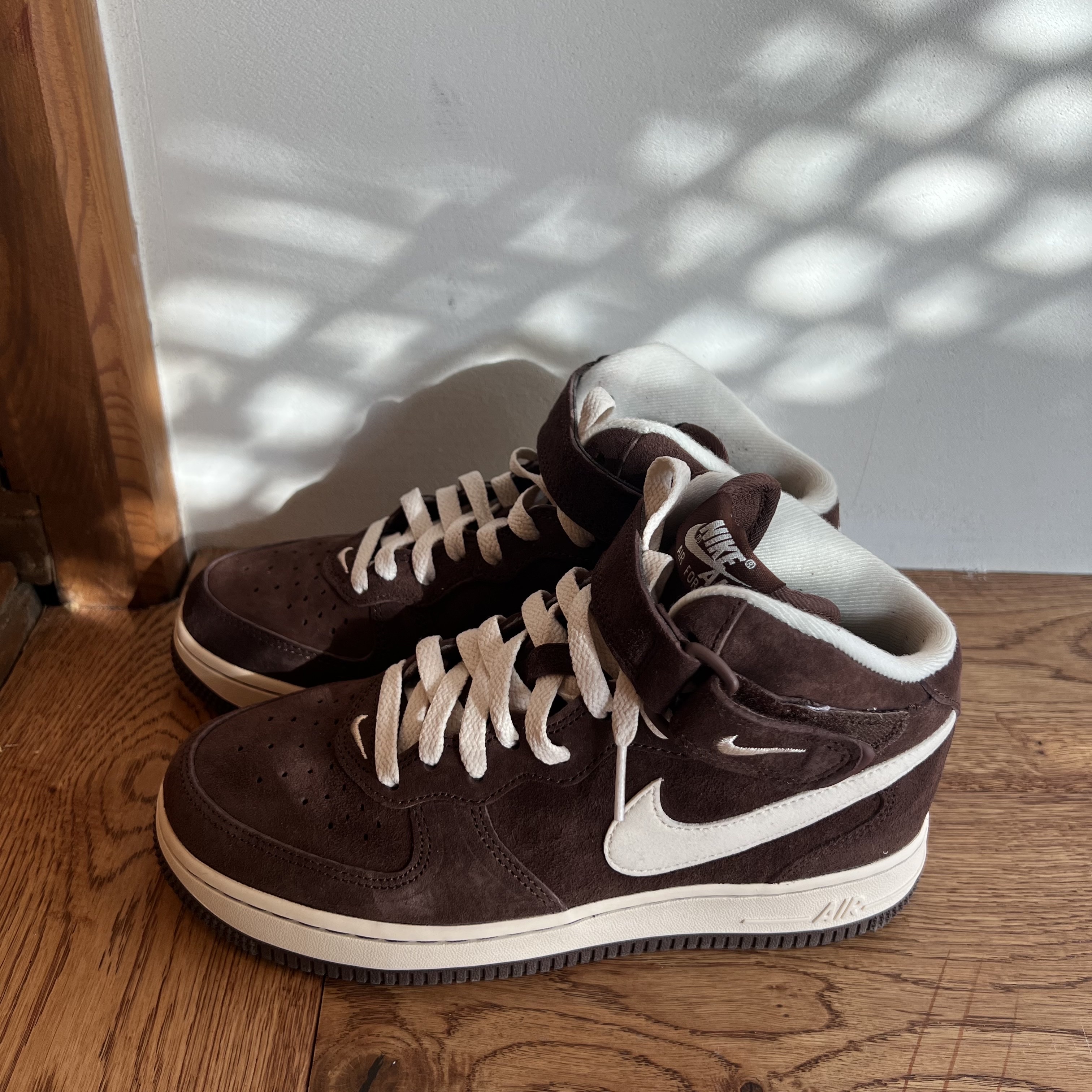Nike Air Force 1 Mid '07 QS Chocolate 착용 스타일 - 1
