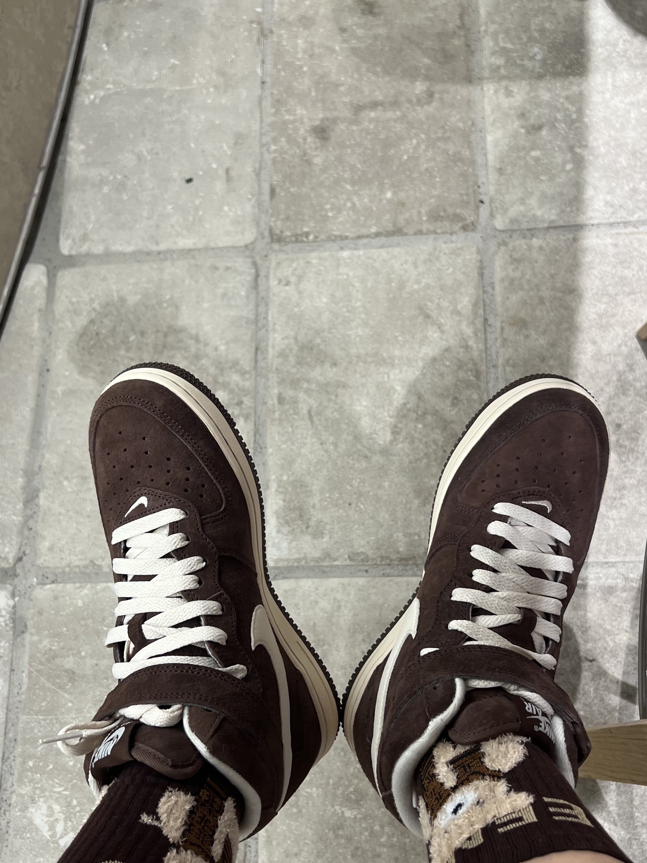 Nike Air Force 1 Mid '07 QS Chocolate 착용 스타일 - 3