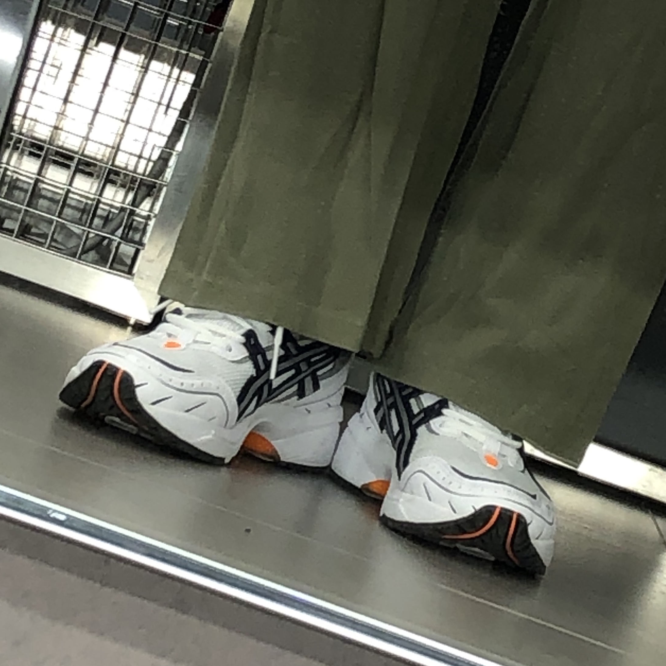 (W) Asics Gel-1090 White Midnight 착용 스타일