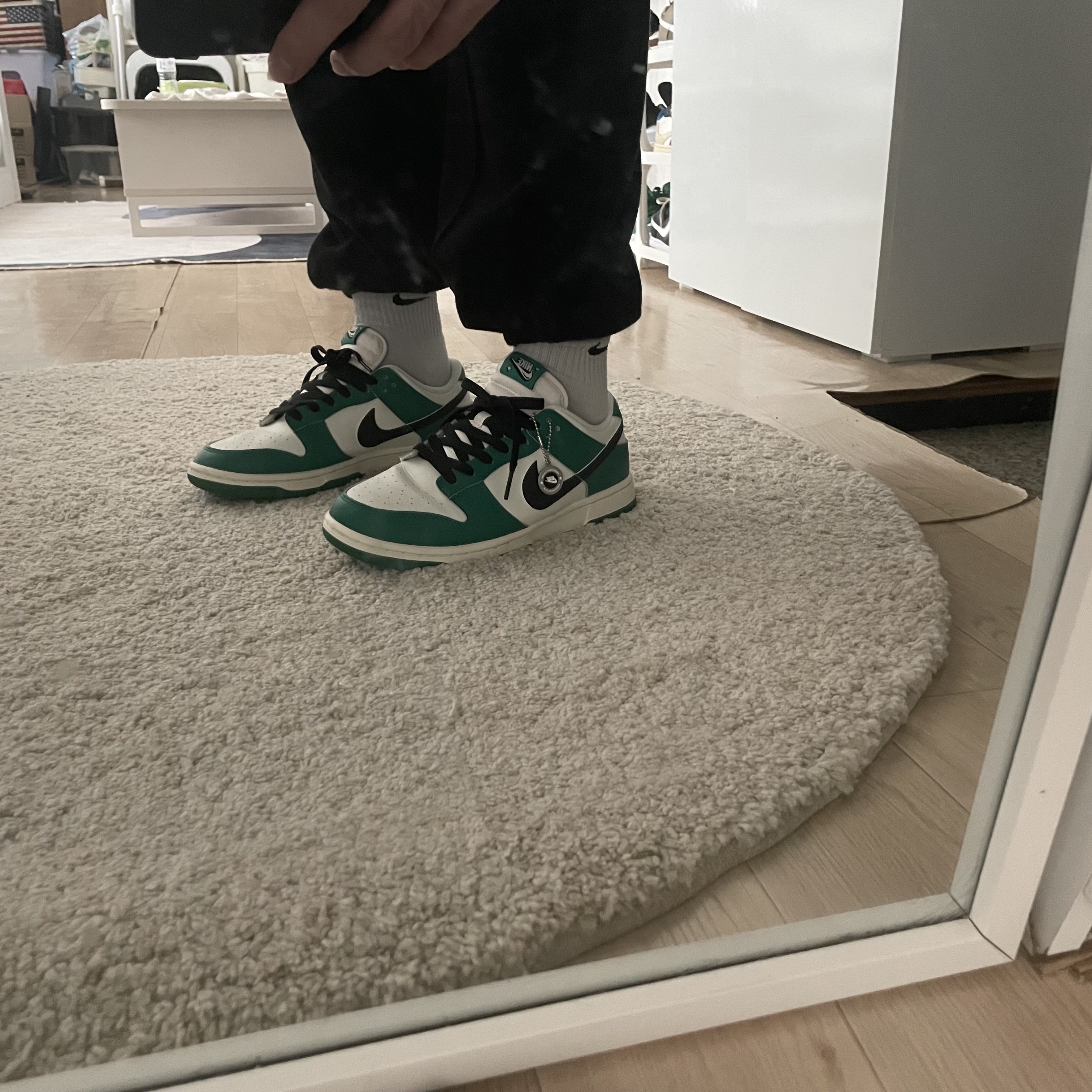 Nike Dunk Low Retro SE Jackpot Malachite 착용 스타일 - 3