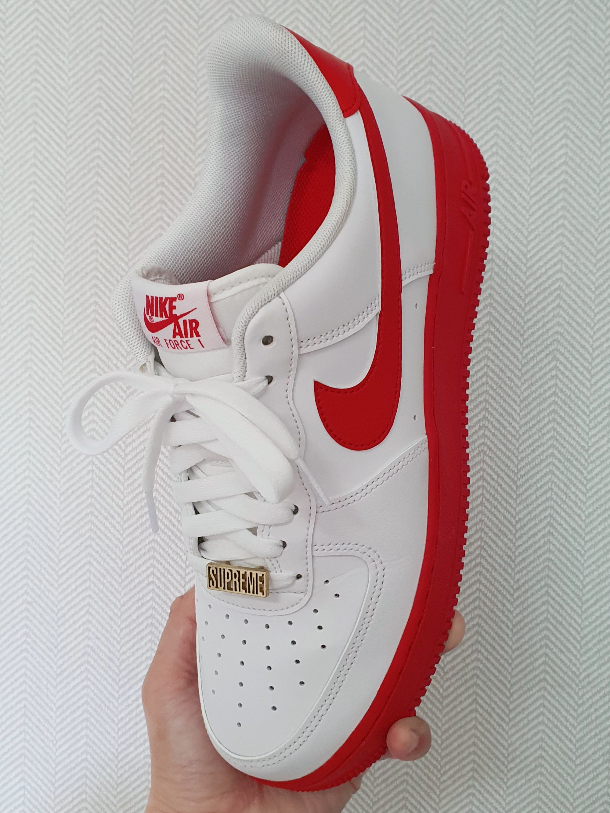 Nike Air Force 1 Low White Red Midsole 착용 스타일 - 1