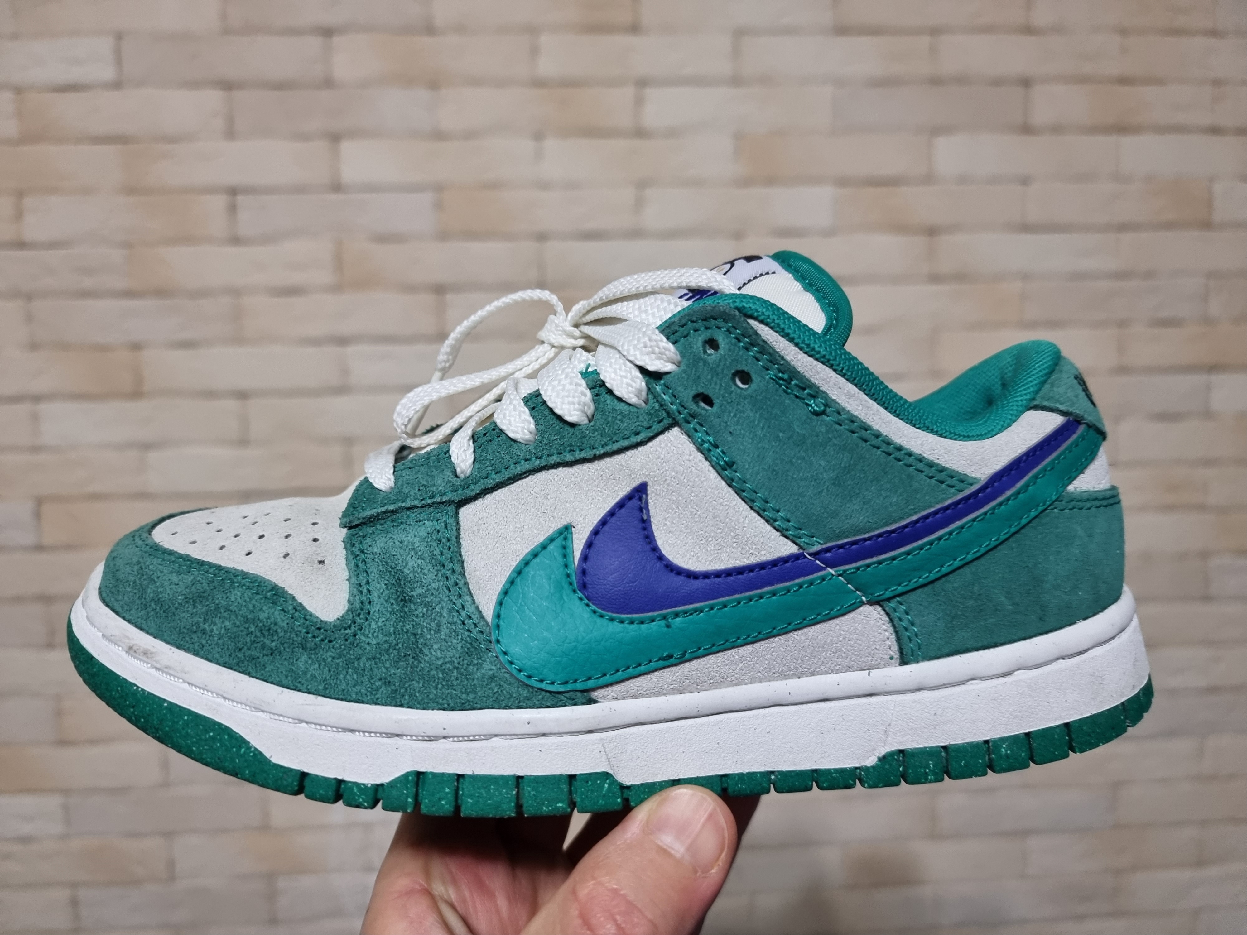 (W) Nike Dunk Low SE 85 Neptune Green and Sail 착용 스타일 - 3