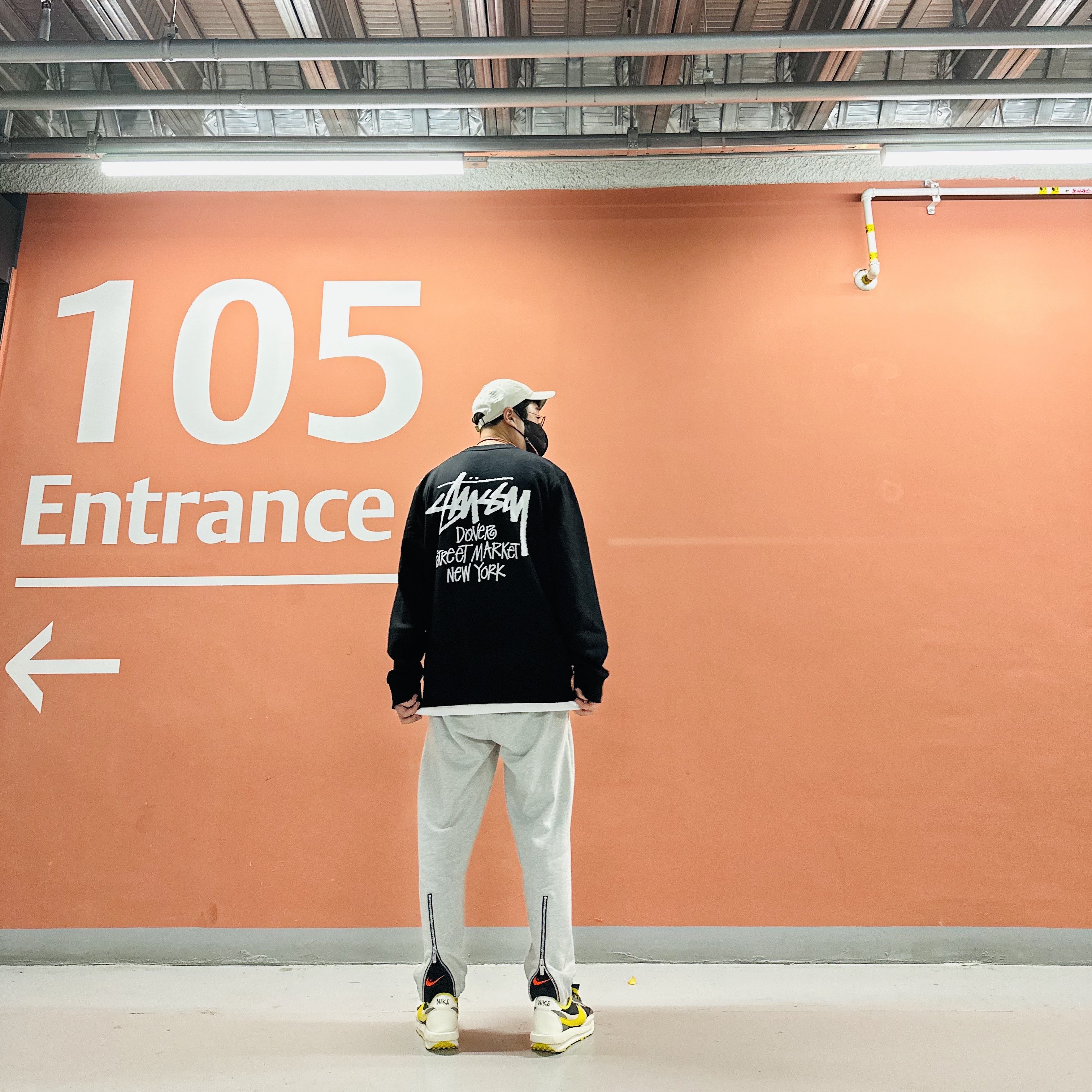 Stussy Stock DSM New York Crew Black 2021, Nike x Sacai x Undercover LDWaffle Black Bright Citron 착용 스타일 - 3
