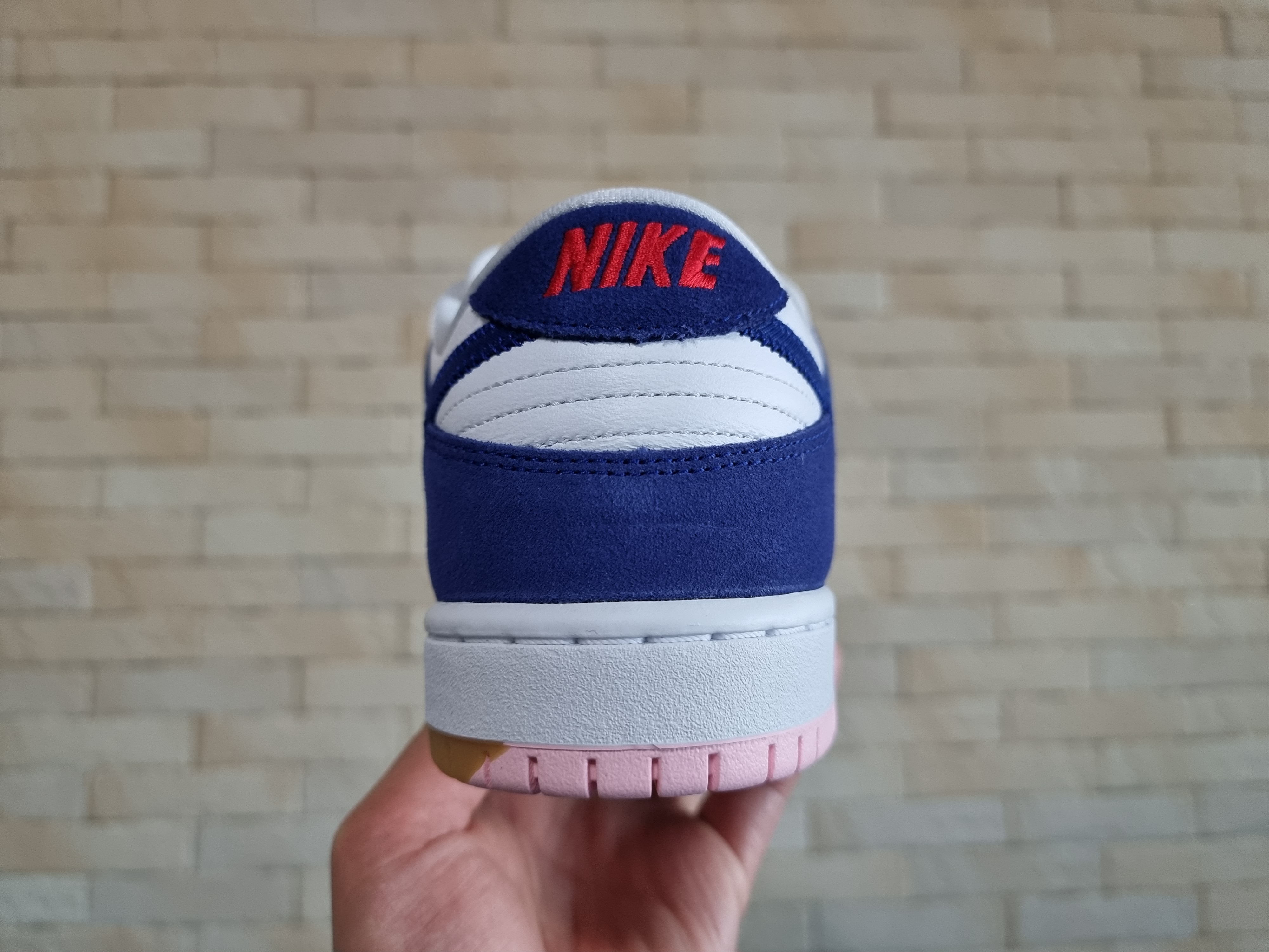 Nike SB Dunk Low Pro Premium Deep Royal Blue 착용 스타일 - 5