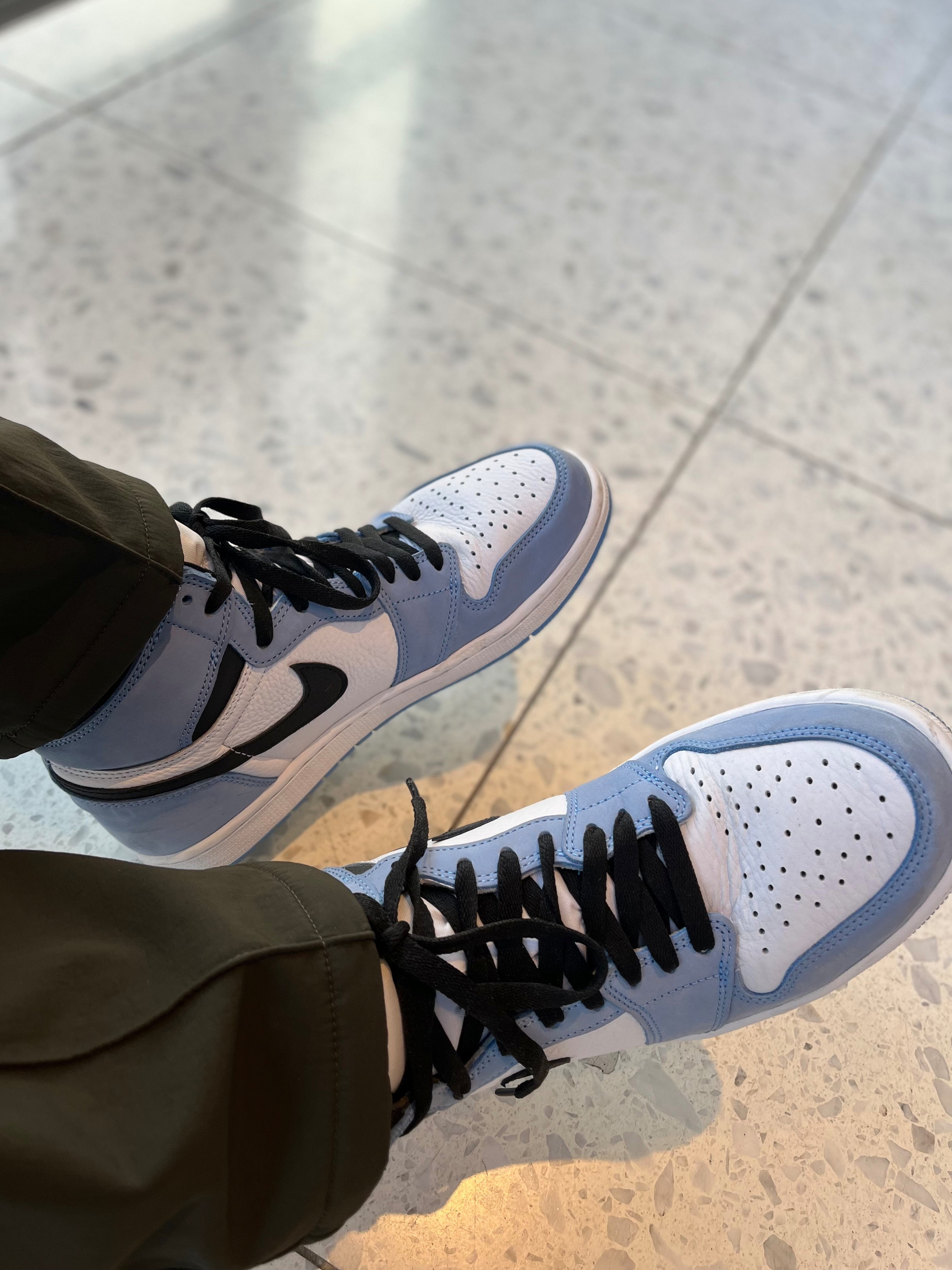 Jordan 1 Retro High OG University Blue 착용 스타일