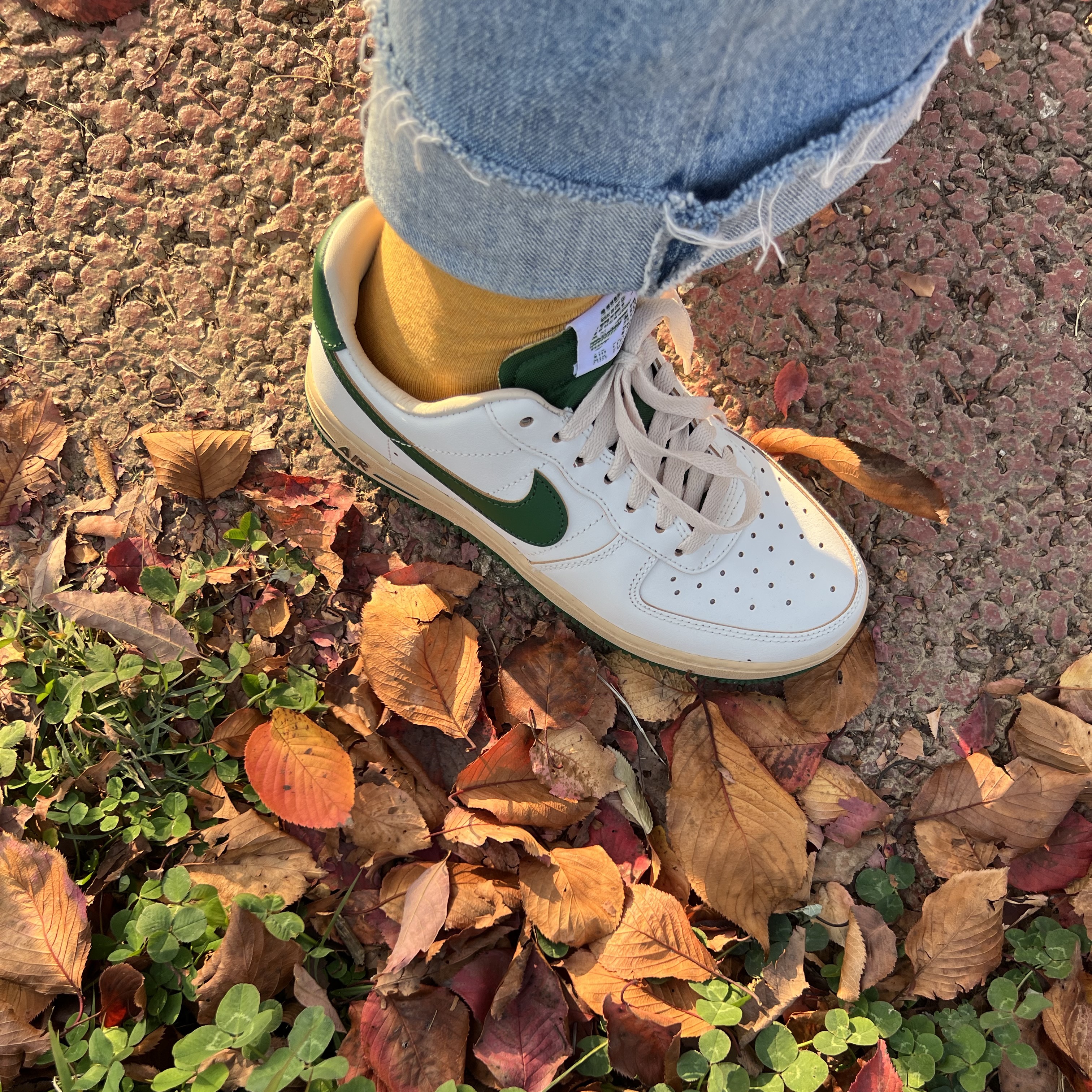 (W) Nike Air Force 1 Low Gorge Green 착용 스타일 - 1