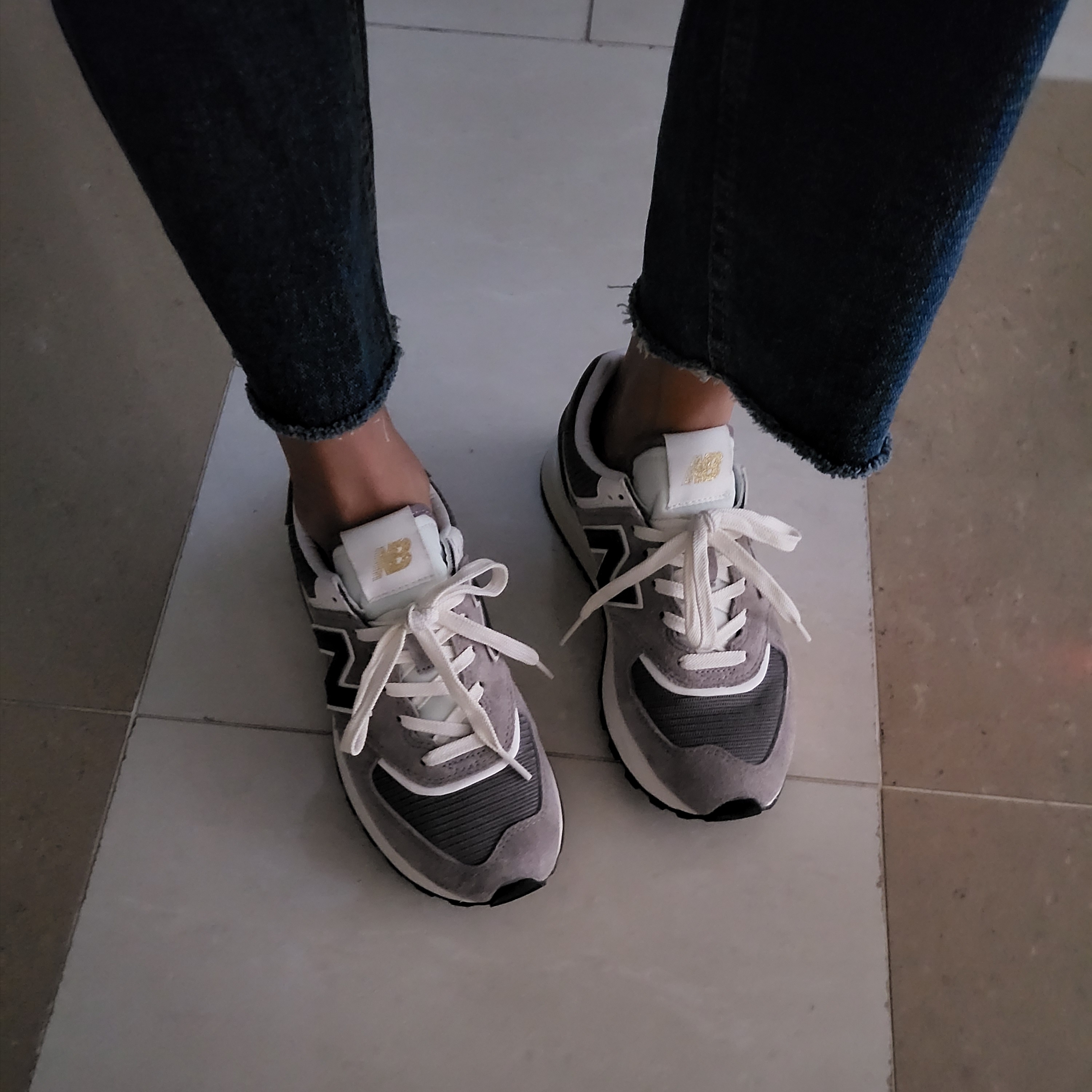 New Balance 574 Legacy Grey 착용 스타일