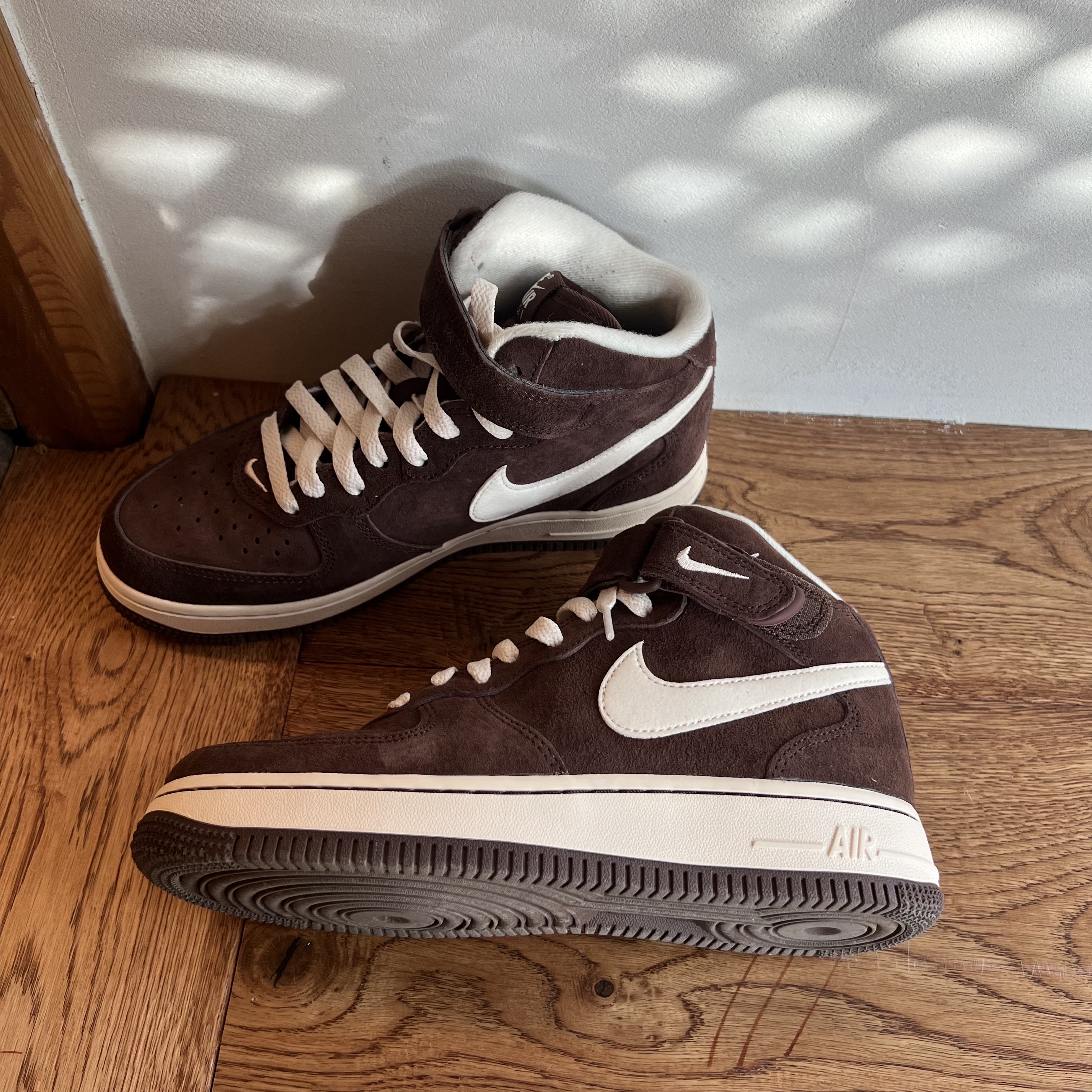 Nike Air Force 1 Mid '07 QS Chocolate 착용 스타일 - 2