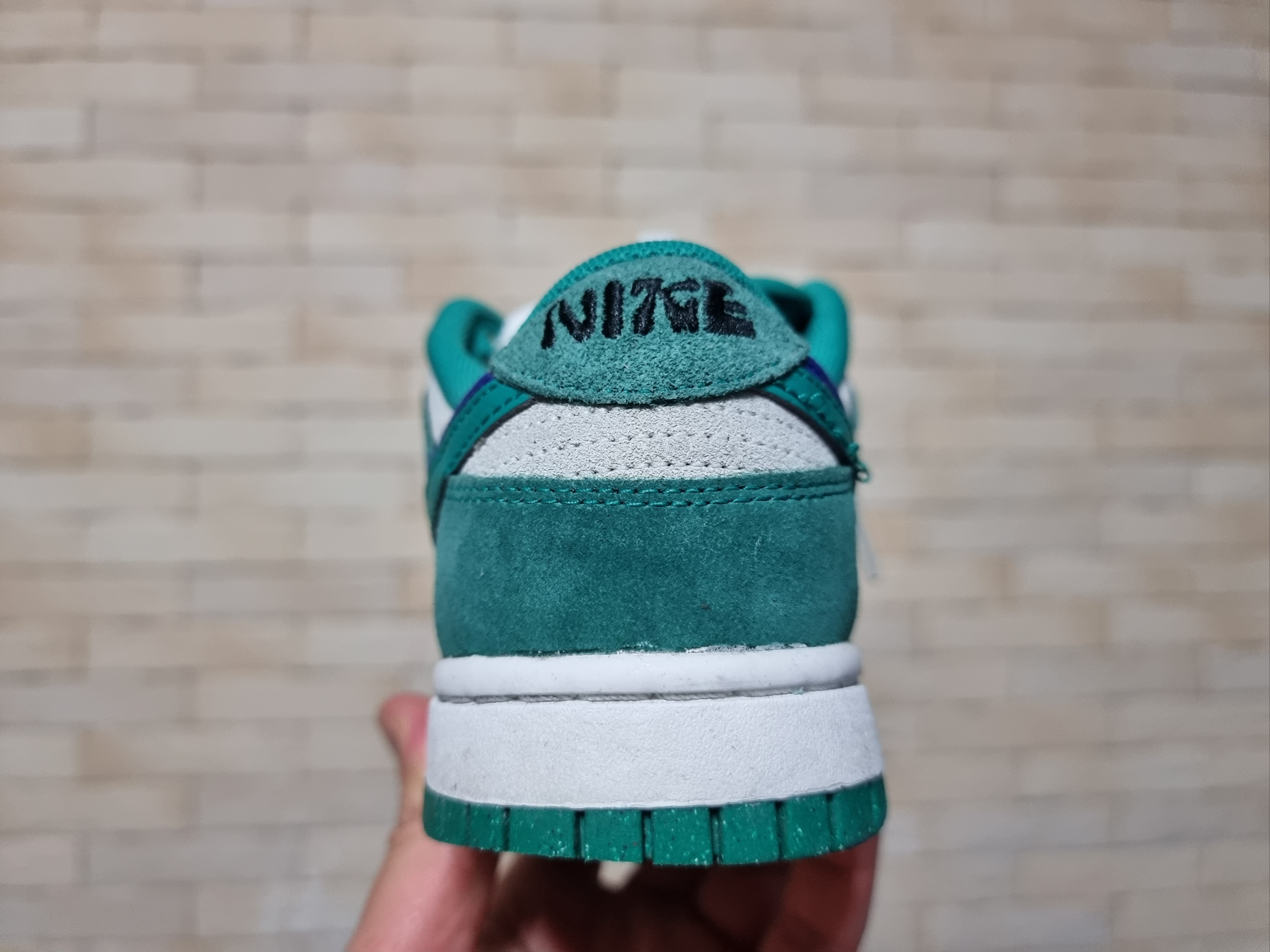 (W) Nike Dunk Low SE 85 Neptune Green and Sail 착용 스타일 - 5