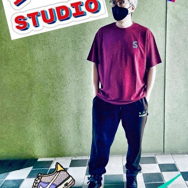 IAB Studio Sweatpants Brown, IAB Studio x JTBC 2021 Life Plus Seoul Marathon Pack Red 착용 스타일